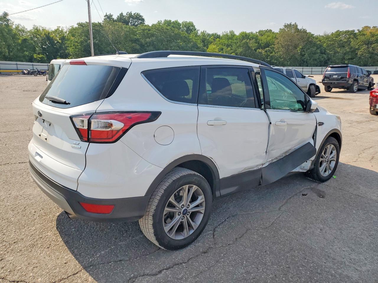 2017 Ford Escape Se White vin: 1FMCU0GD0HUD17948