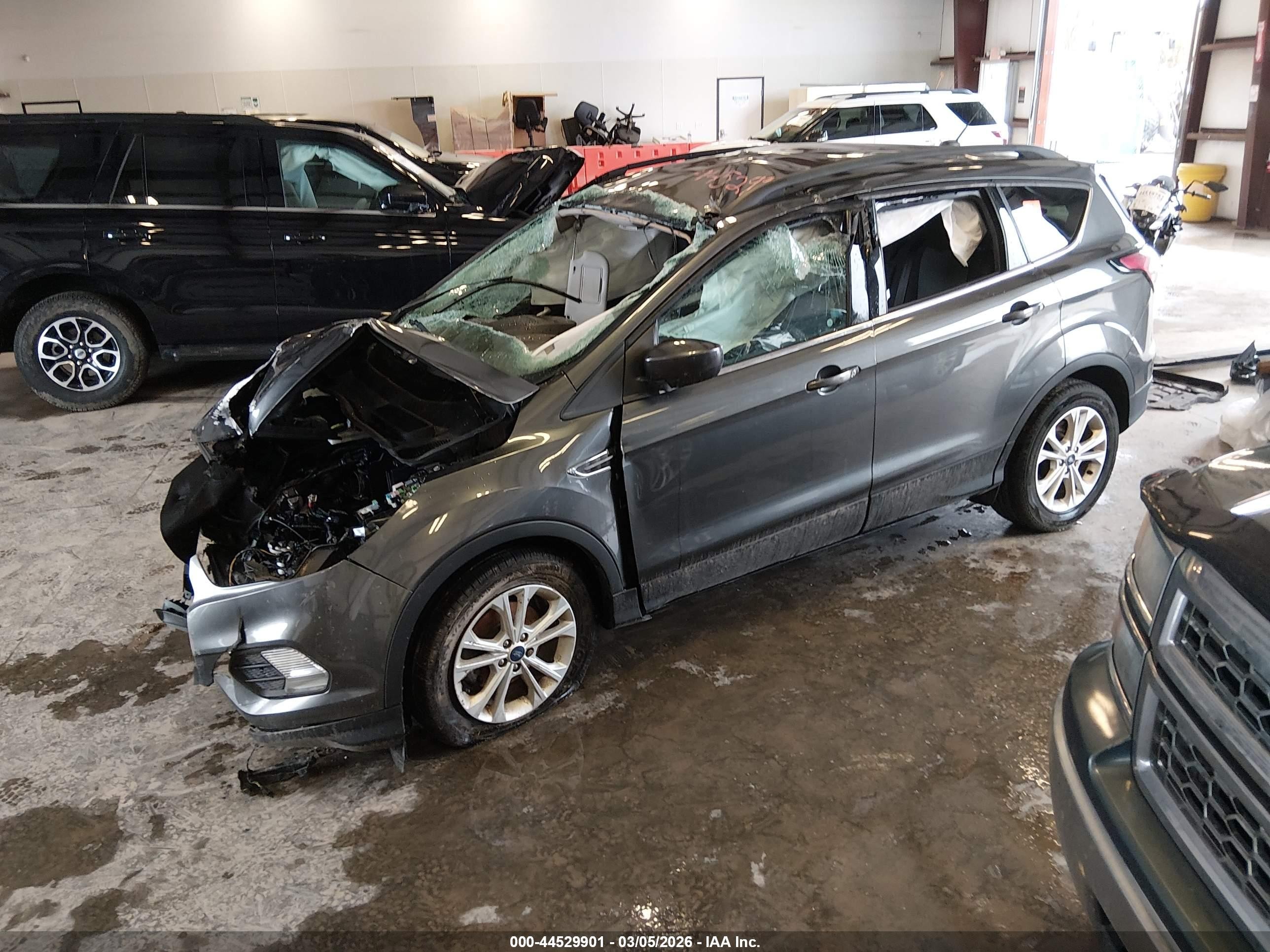 2017 Ford Escape Se Gray vin: 1FMCU0GD2HUD38851