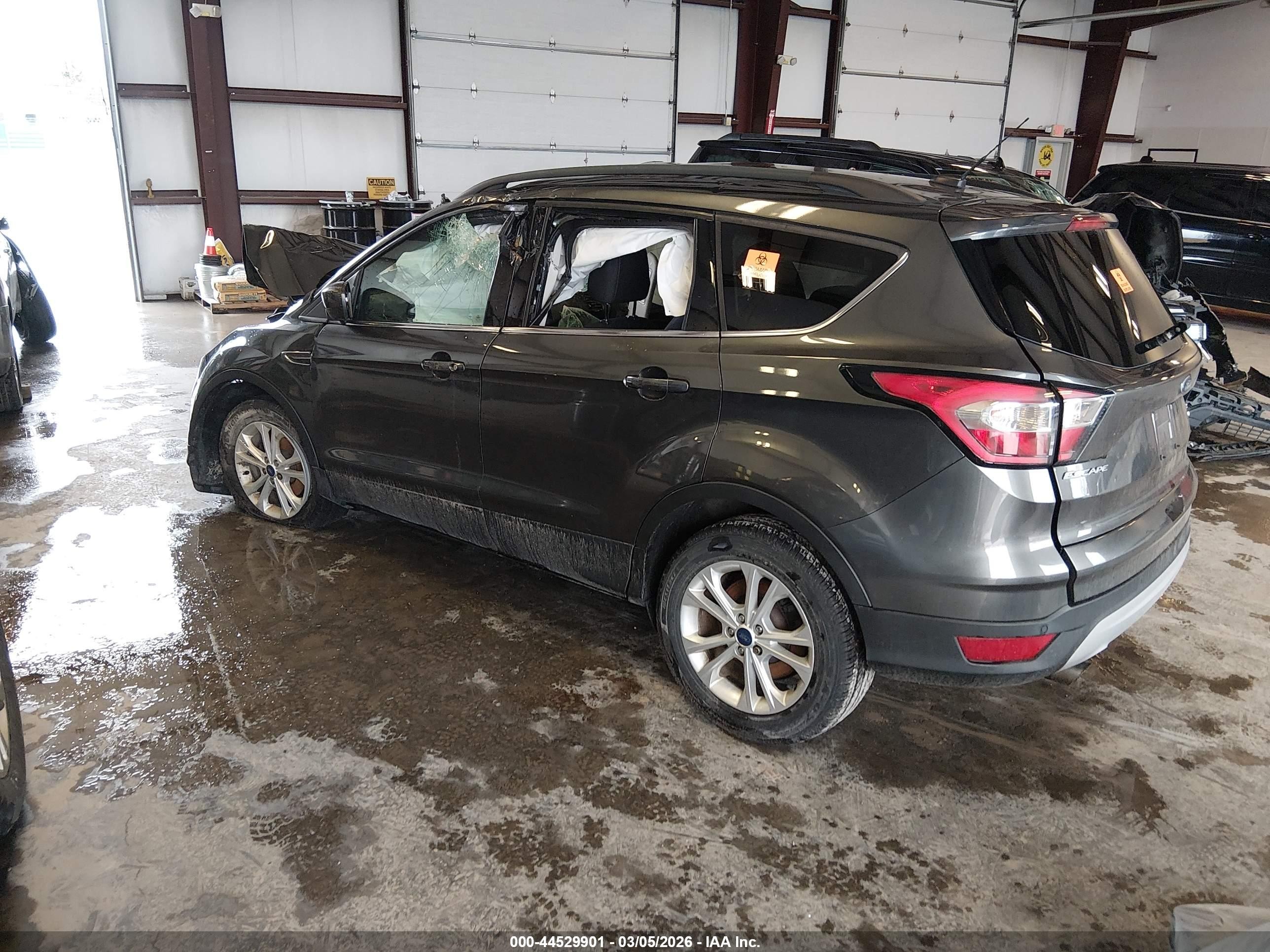 2017 Ford Escape Se Gray vin: 1FMCU0GD2HUD38851