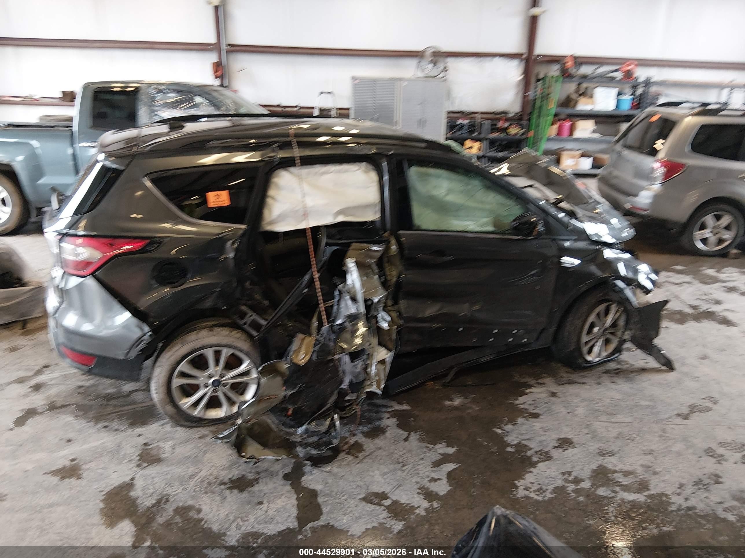 2017 Ford Escape Se Gray vin: 1FMCU0GD2HUD38851