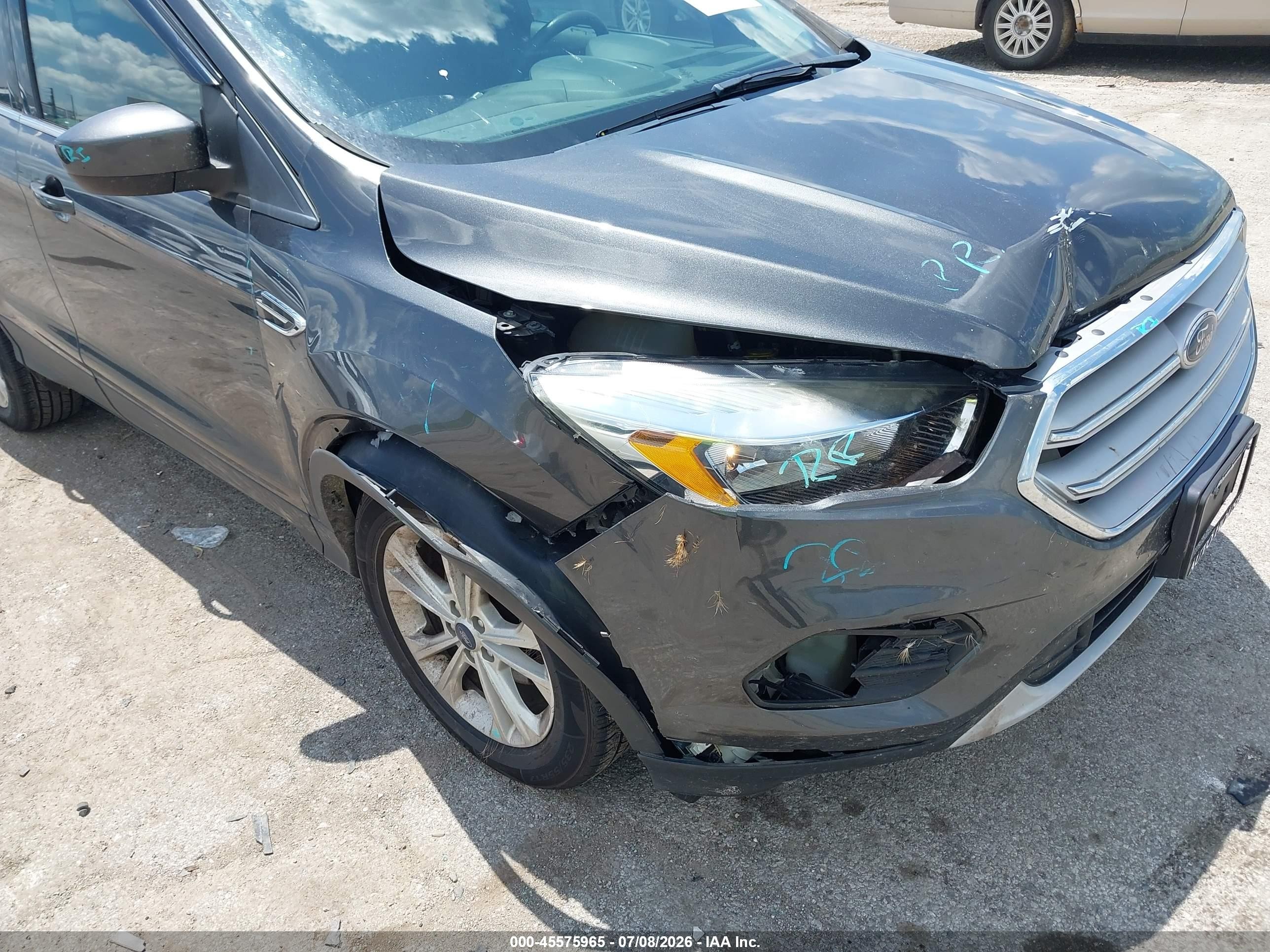 2018 Ford Escape Se Gray vin: 1FMCU0GD2JUC90516