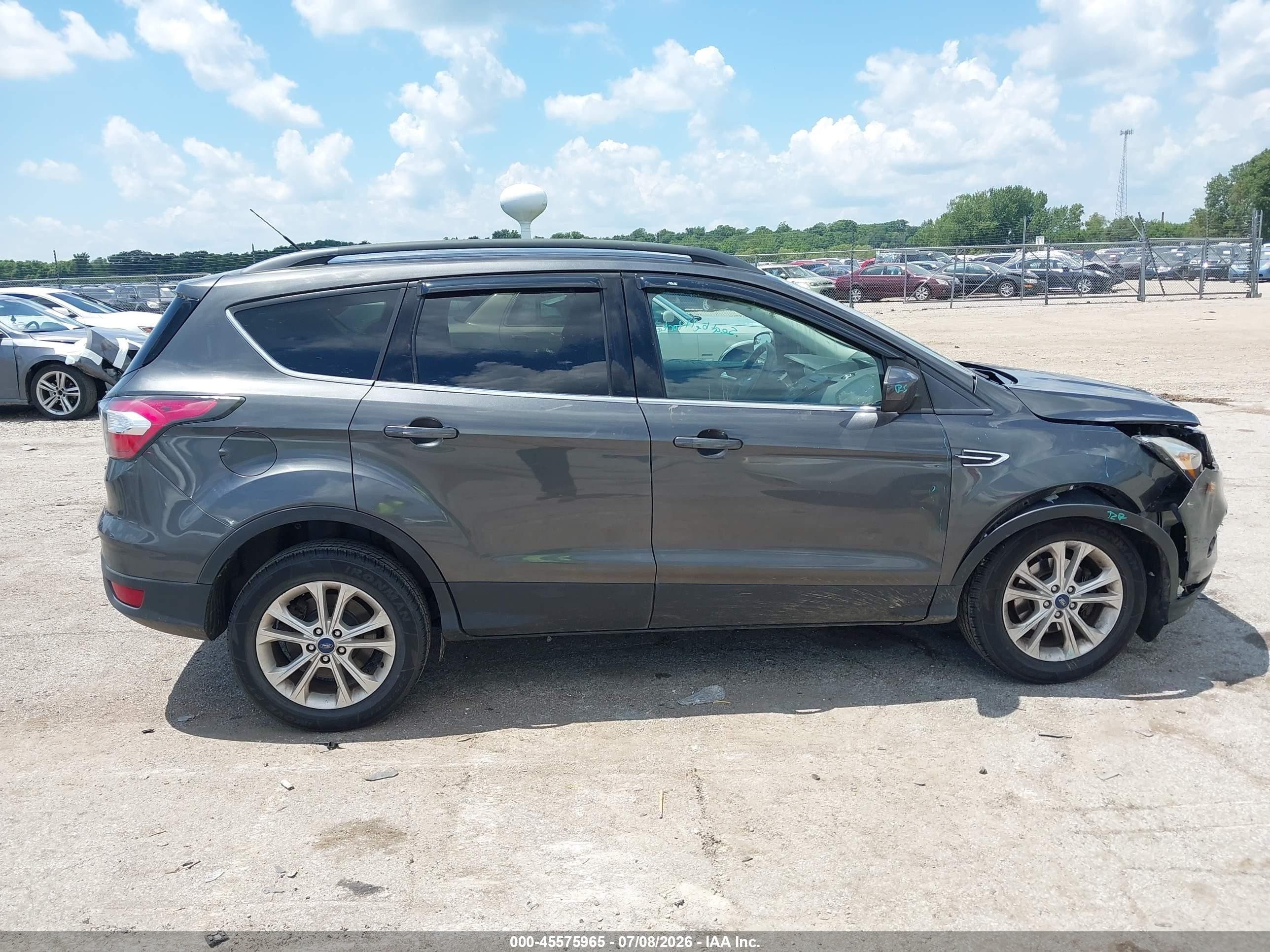 2018 Ford Escape Se Gray vin: 1FMCU0GD2JUC90516