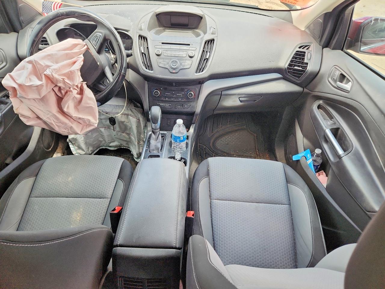 2018 Ford Escape Se Red vin: 1FMCU0GD2JUD36538