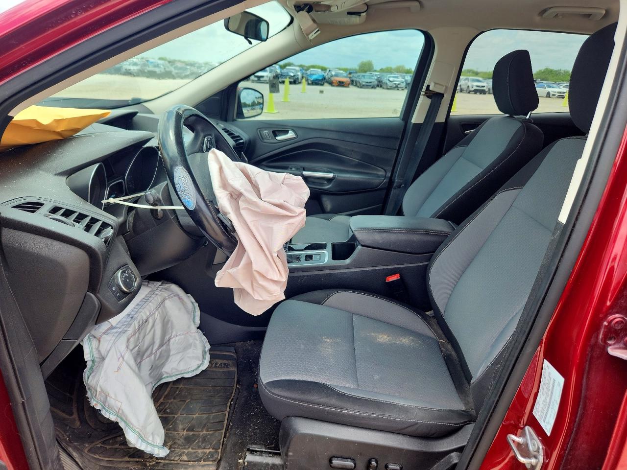 2018 Ford Escape Se Red vin: 1FMCU0GD2JUD36538