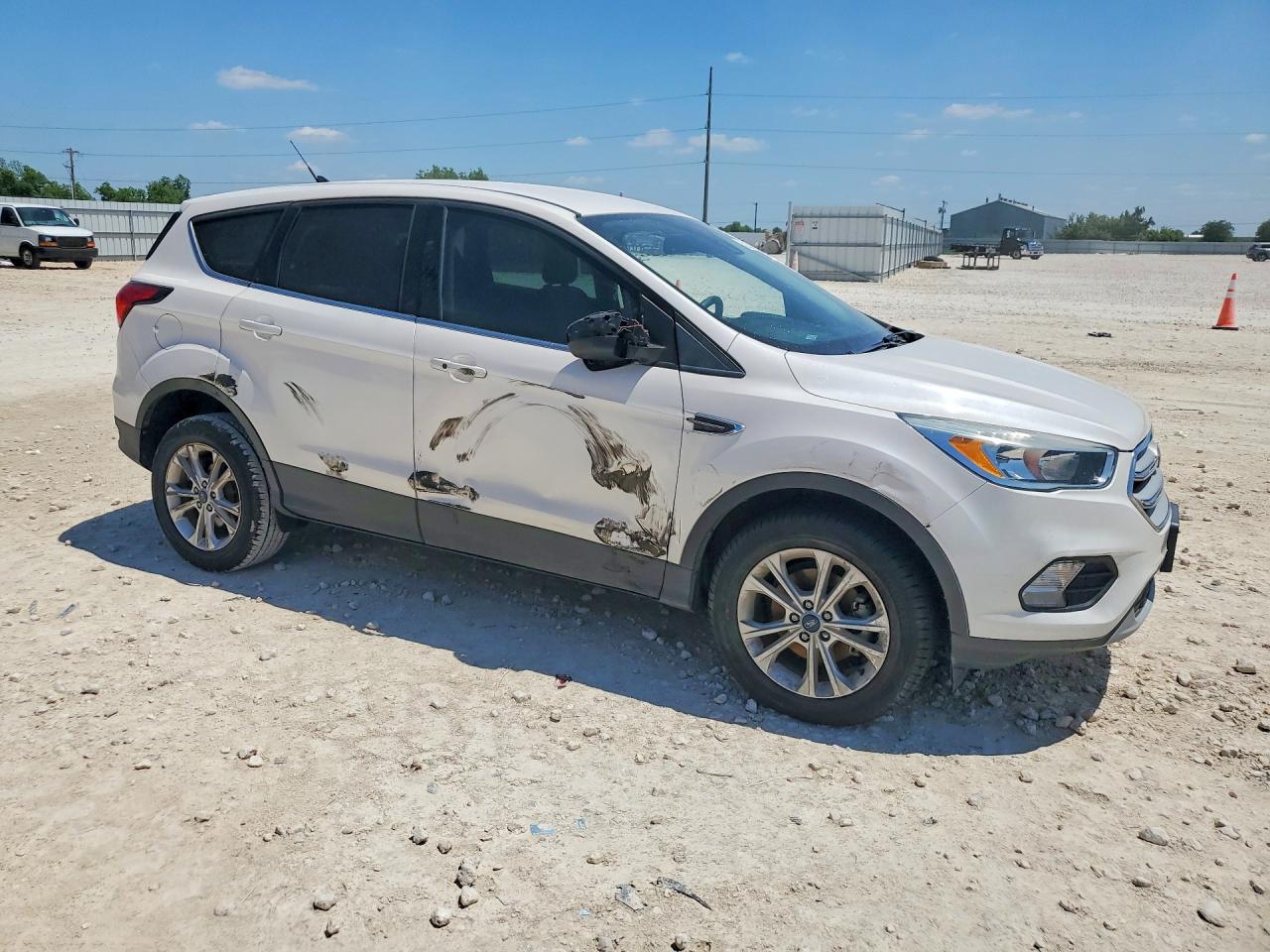 2019 Ford Escape Se White vin: 1FMCU0GD2KUA04634