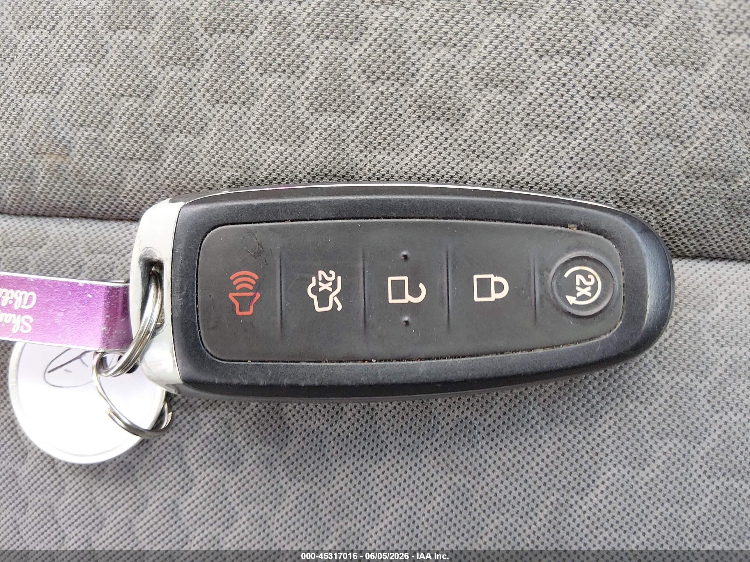 2019 Ford Escape Se White vin: 1FMCU0GD2KUB51164