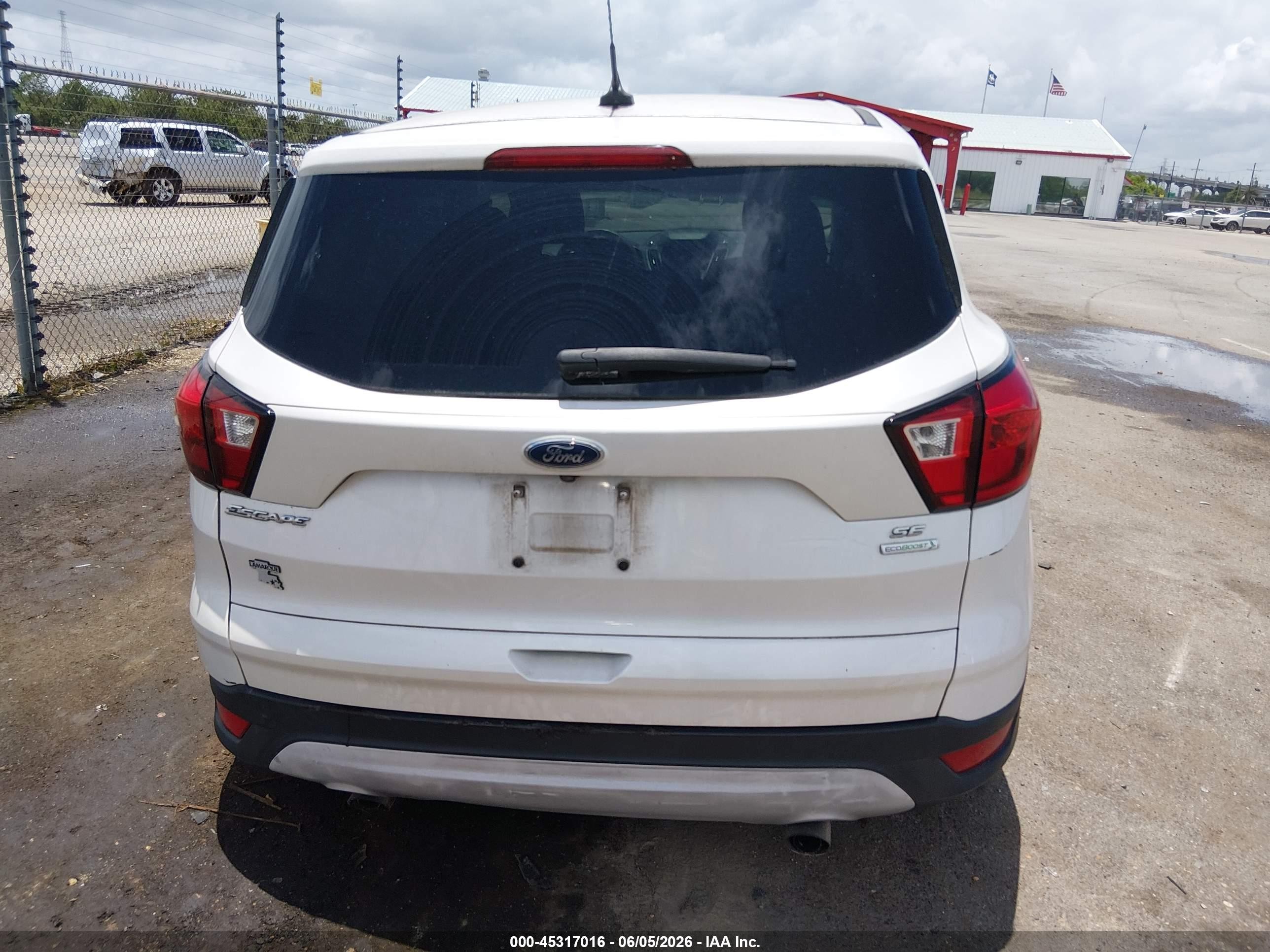 2019 Ford Escape Se White vin: 1FMCU0GD2KUB51164