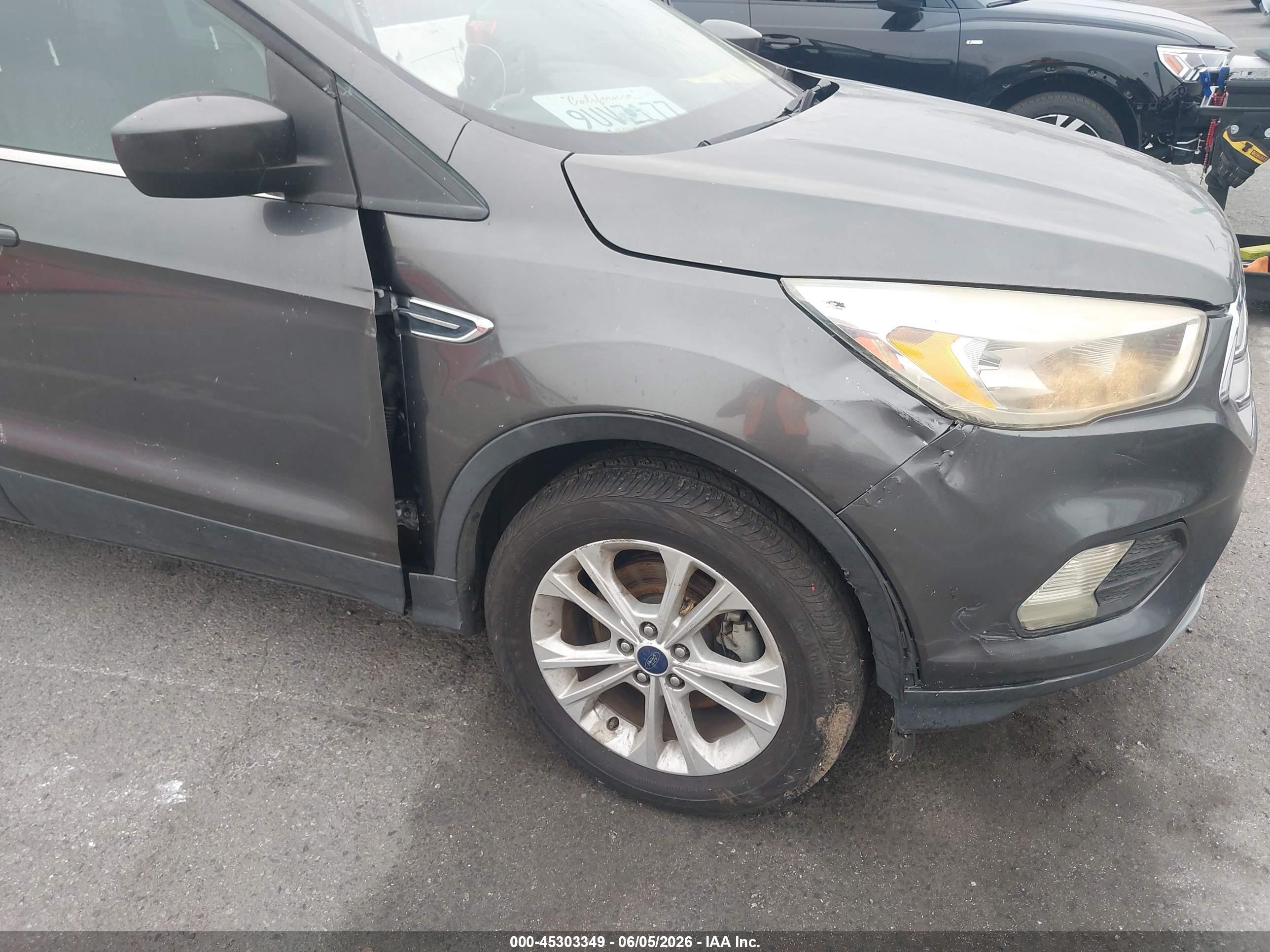 2017 Ford Escape Se Gray vin: 1FMCU0GD3HUA68836
