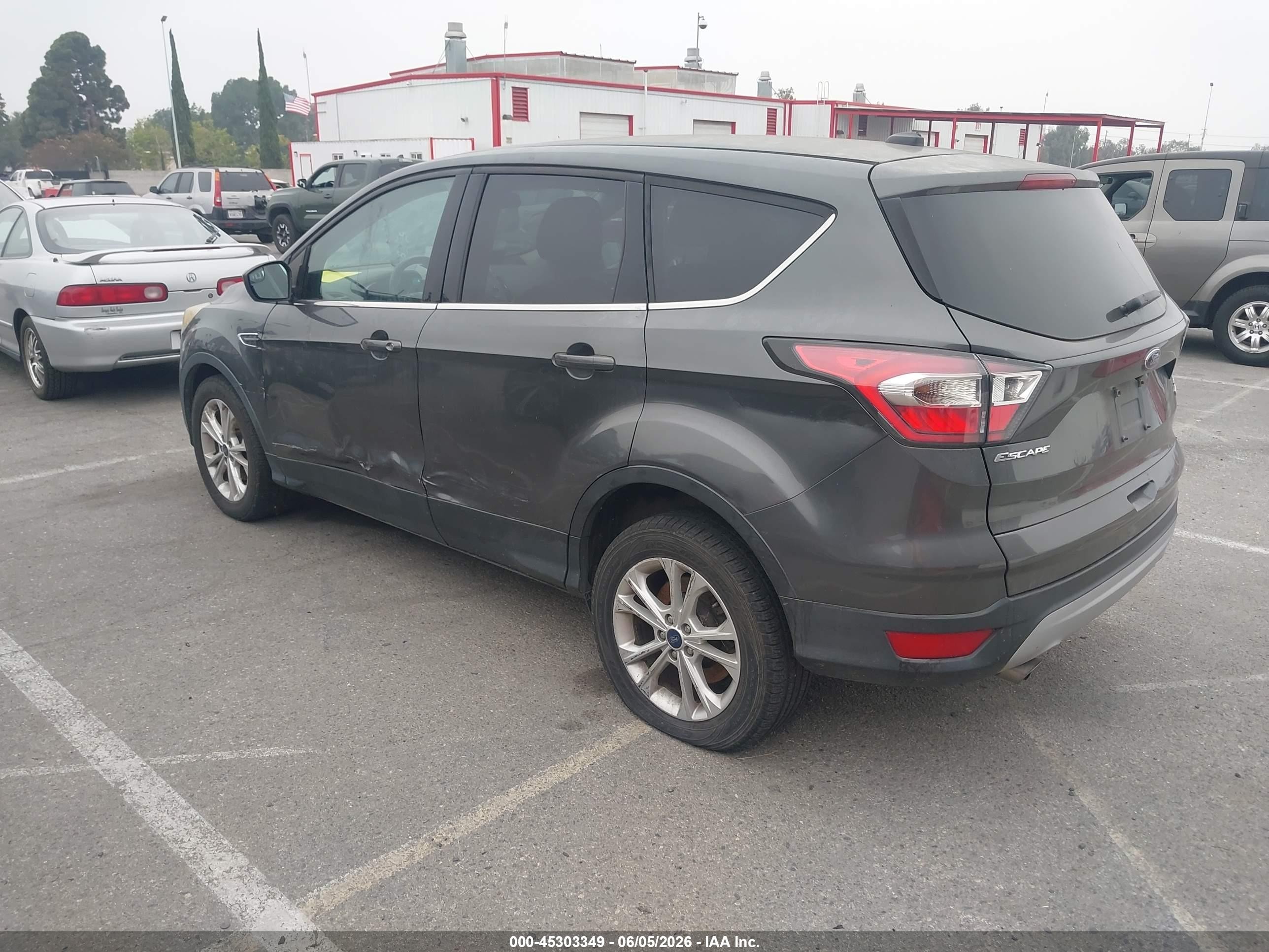2017 Ford Escape Se Gray vin: 1FMCU0GD3HUA68836