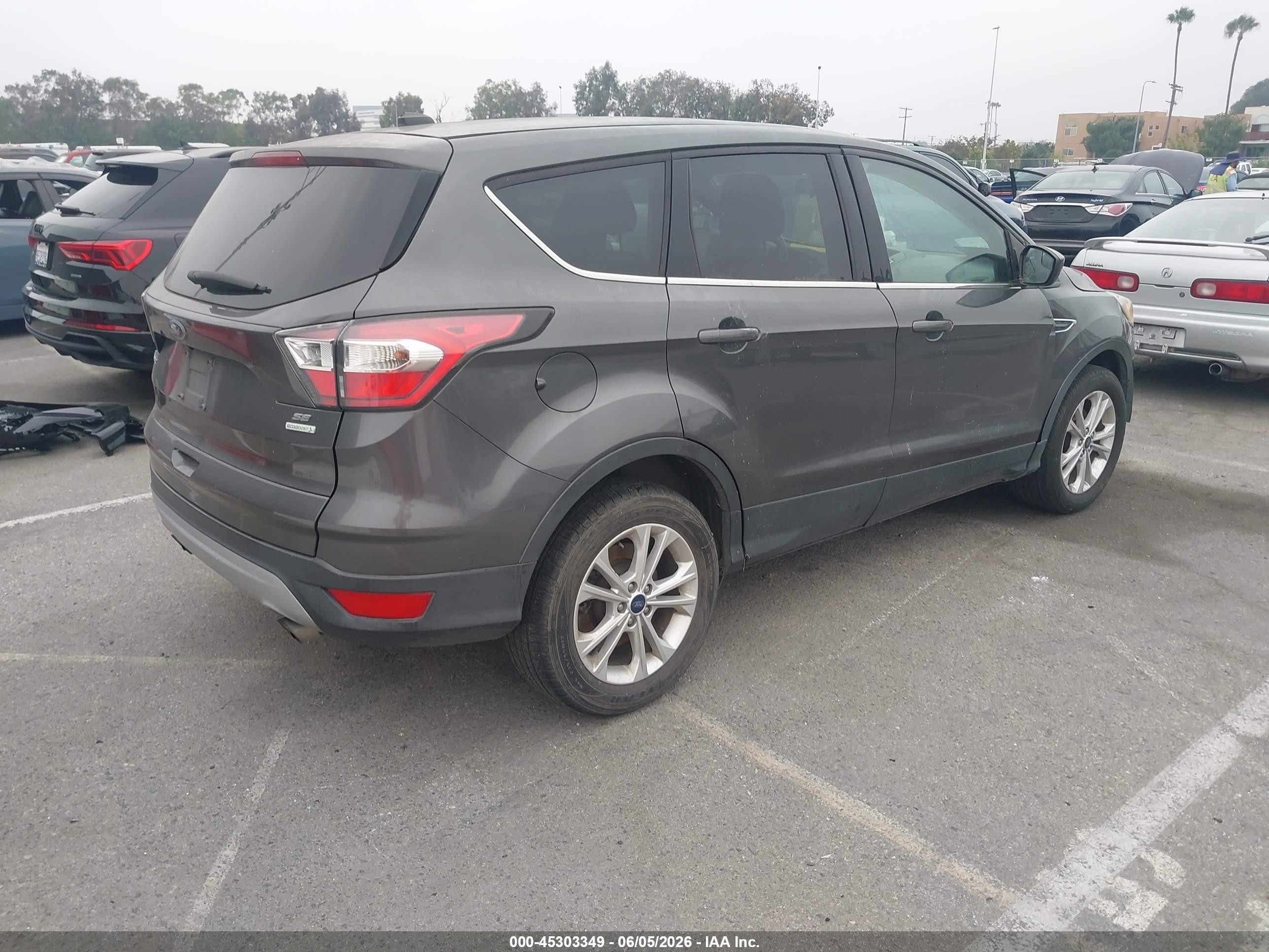 2017 Ford Escape Se Gray vin: 1FMCU0GD3HUA68836