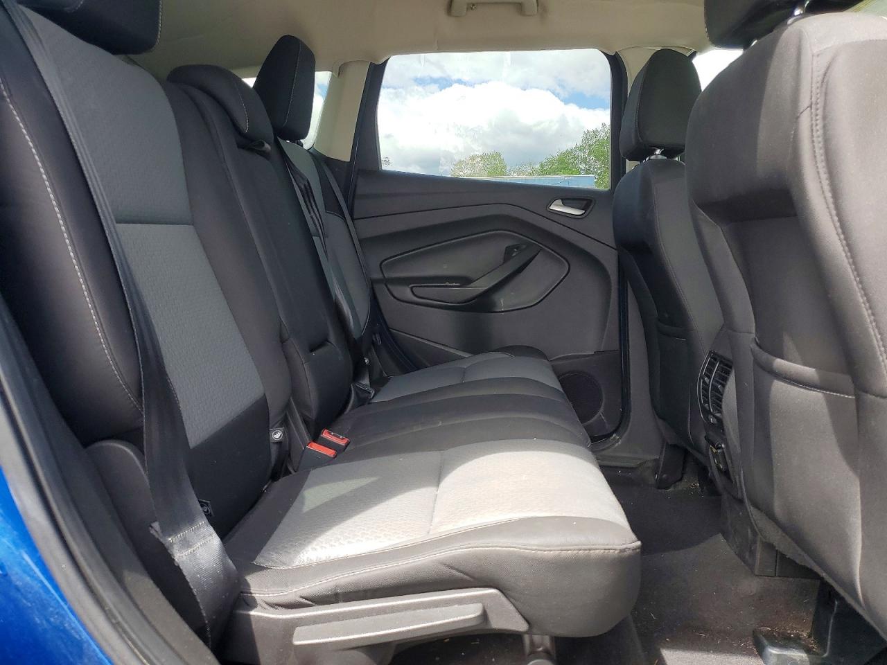 2017 Ford Escape Se Blue vin: 1FMCU0GD3HUC45448