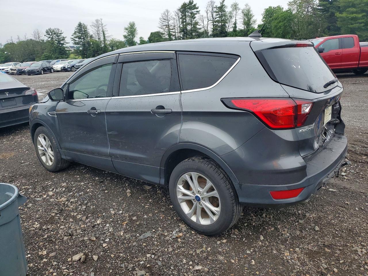 2019 Ford Escape Se Gray vin: 1FMCU0GD3KUA94313