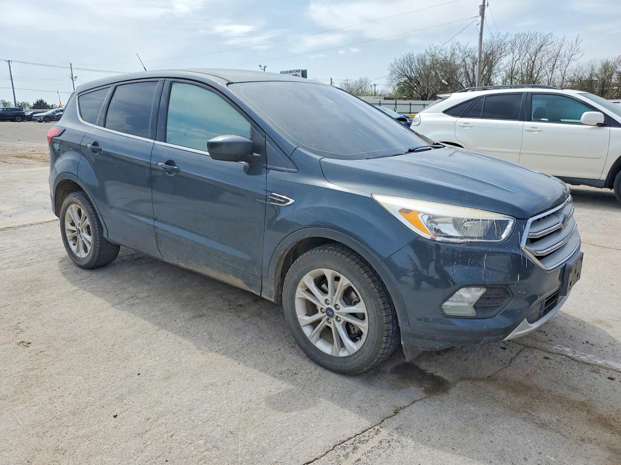 2019 Ford Escape Se Blue vin: 1FMCU0GD3KUB31134