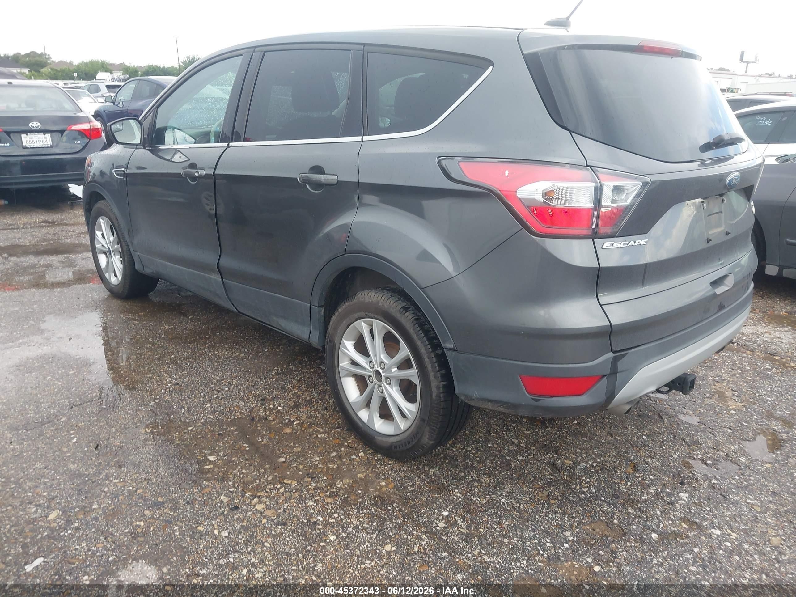 2017 Ford Escape Se Gray vin: 1FMCU0GD4HUA68733