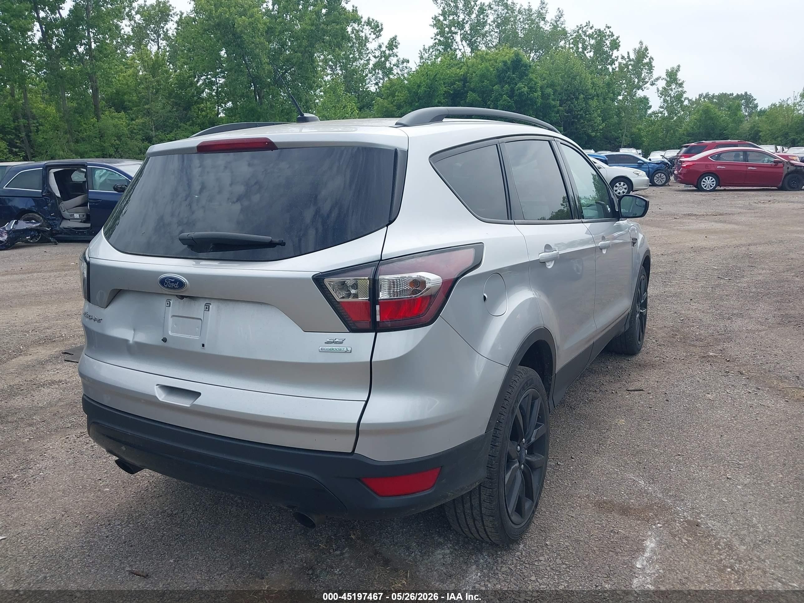 2017 Ford Escape Se Серебряный vin: 1FMCU0GD4HUE52589