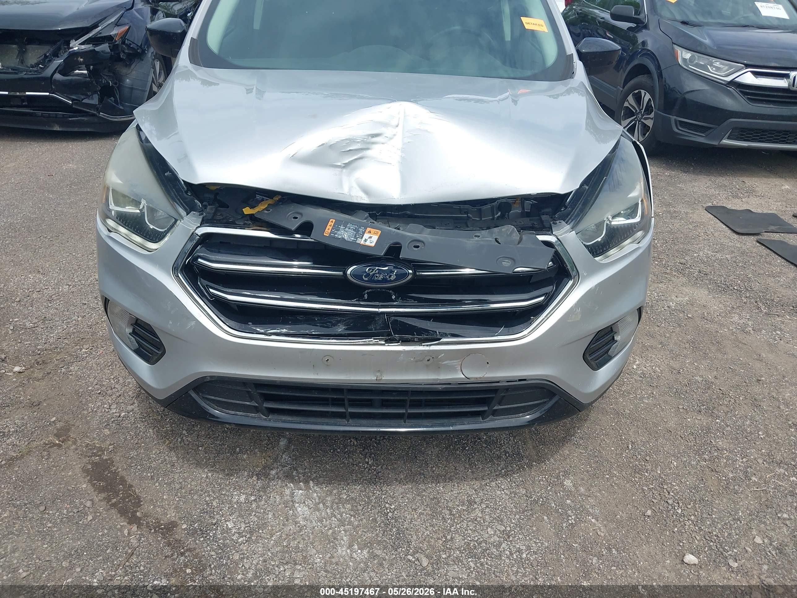 2017 Ford Escape Se Серебряный vin: 1FMCU0GD4HUE52589