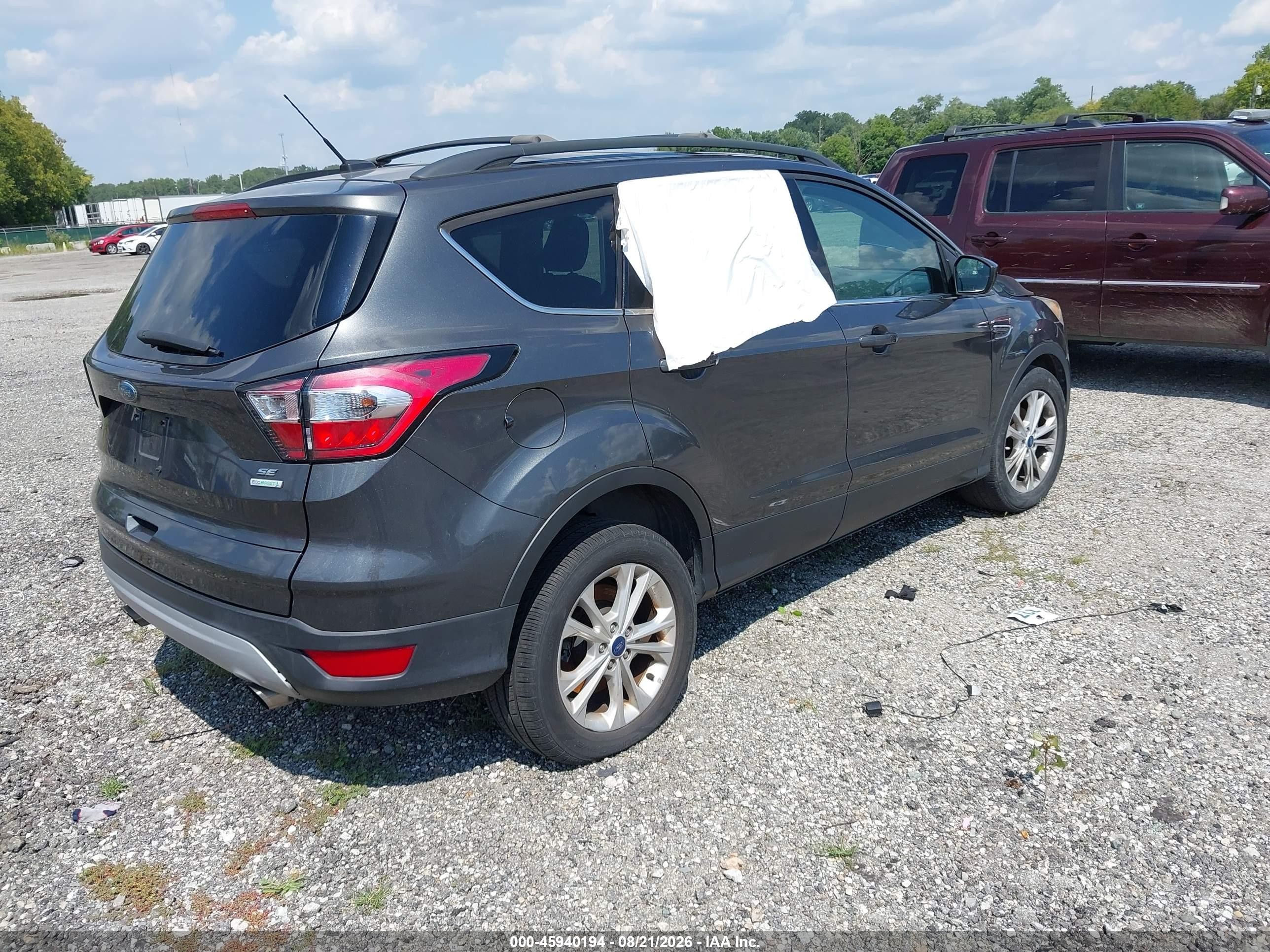 2018 Ford Escape Se Gray vin: 1FMCU0GD4JUA43496