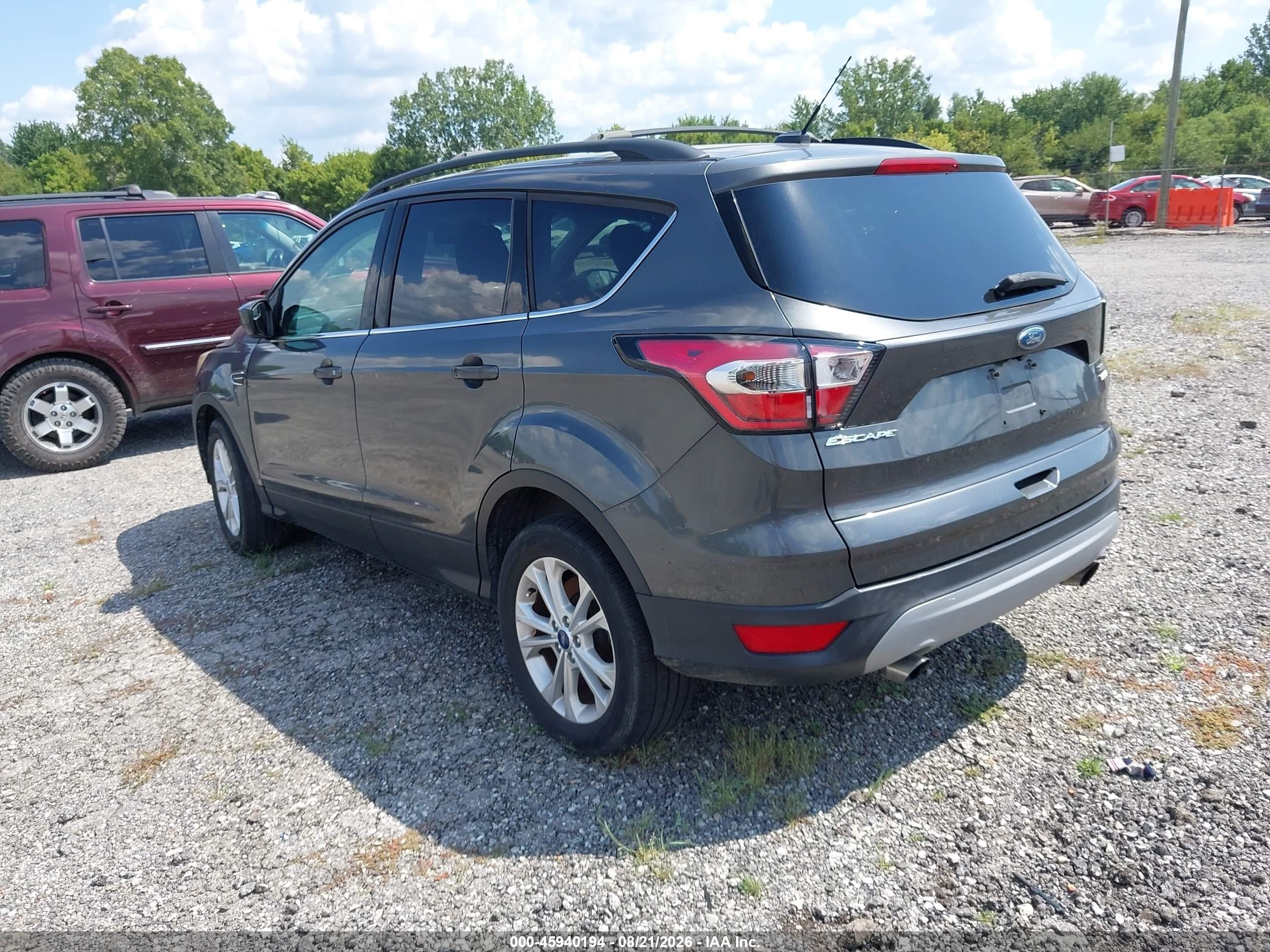 2018 Ford Escape Se Gray vin: 1FMCU0GD4JUA43496