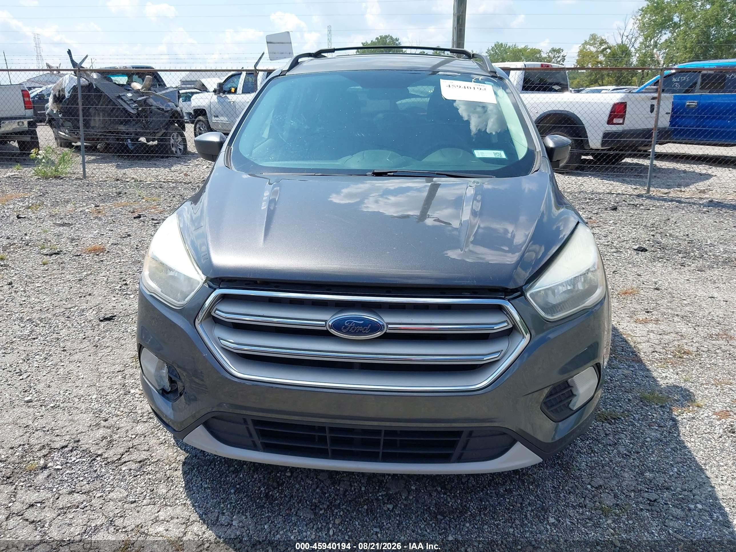 2018 Ford Escape Se Gray vin: 1FMCU0GD4JUA43496