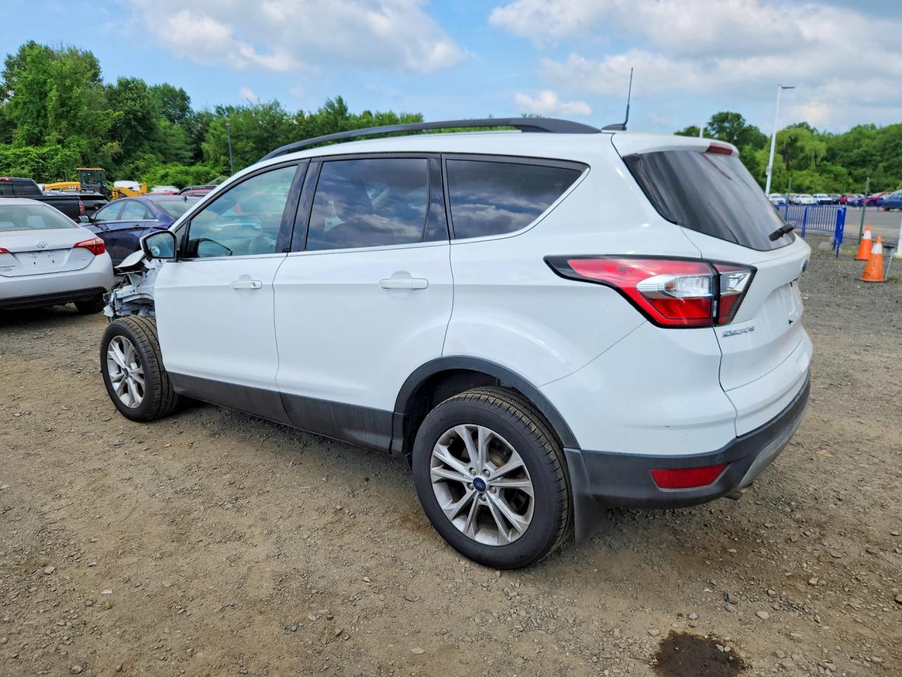 2018 Ford Escape Se White vin: 1FMCU0GD4JUB84987