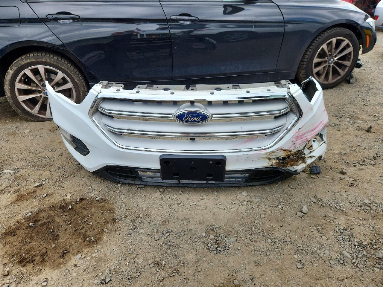 2018 Ford Escape Se White vin: 1FMCU0GD4JUB84987