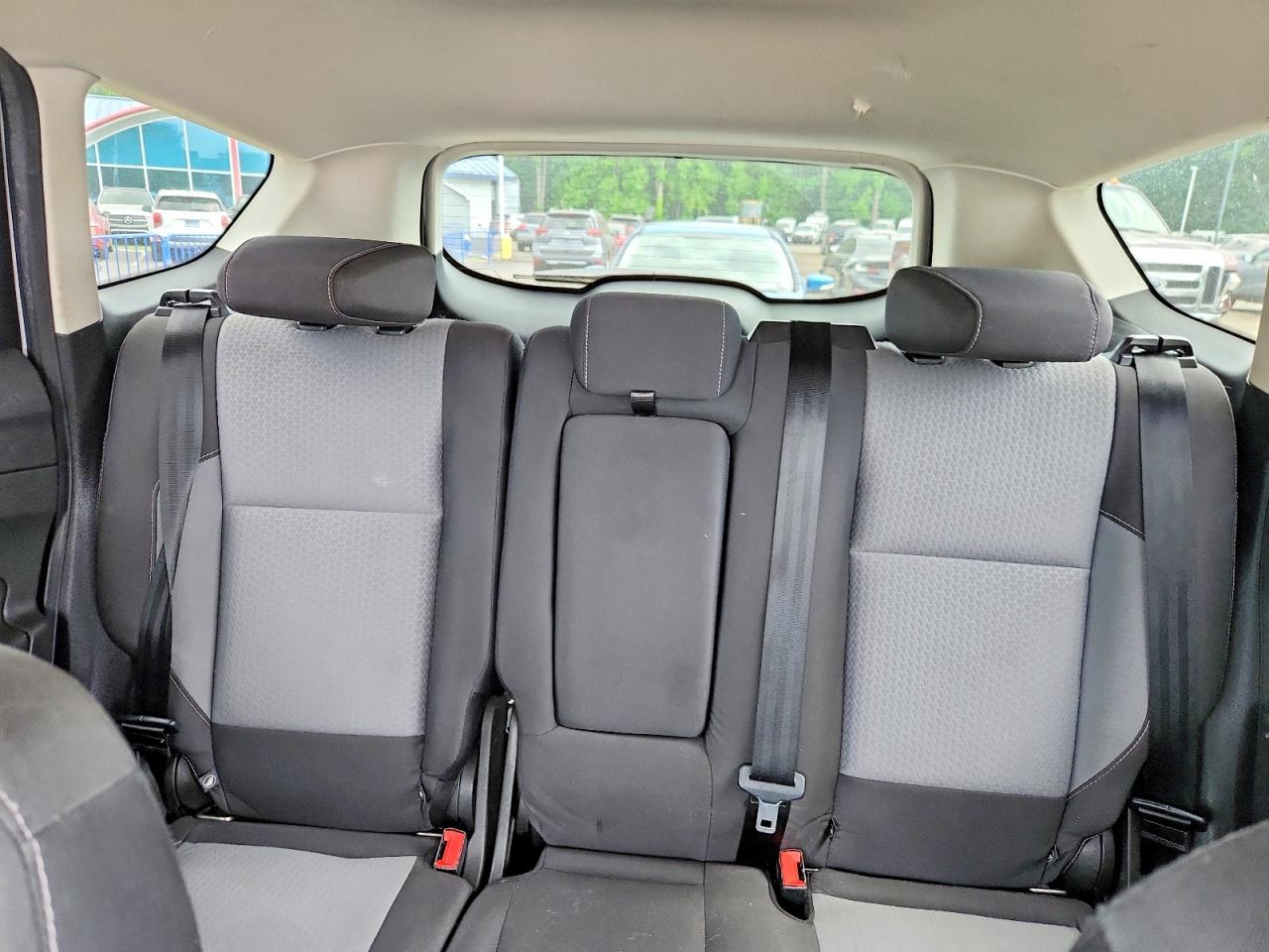 2018 Ford Escape Se White vin: 1FMCU0GD4JUB84987