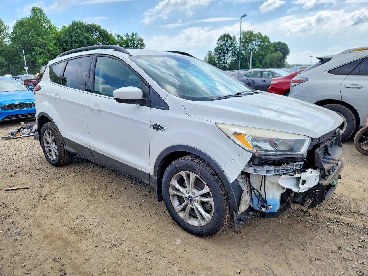 2018 Ford Escape Se White vin: 1FMCU0GD4JUB84987