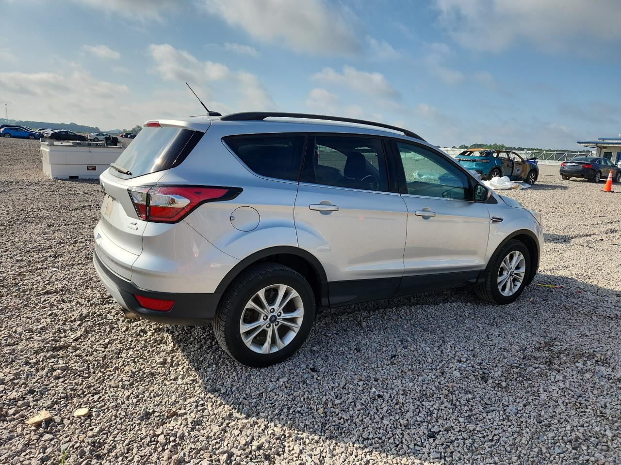 2018 Ford Escape Se Silver vin: 1FMCU0GD4JUD13956