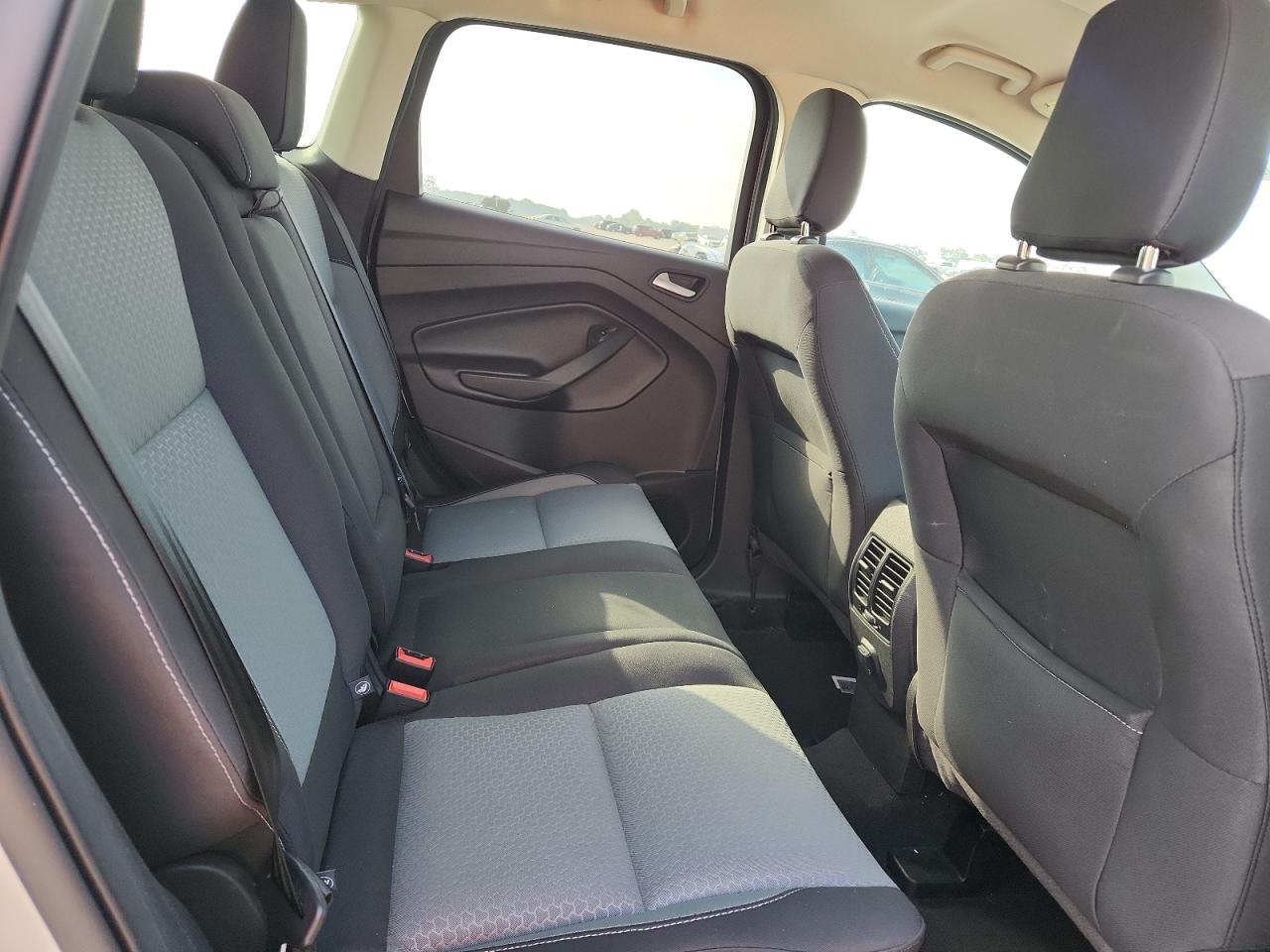 2018 Ford Escape Se Silver vin: 1FMCU0GD4JUD13956