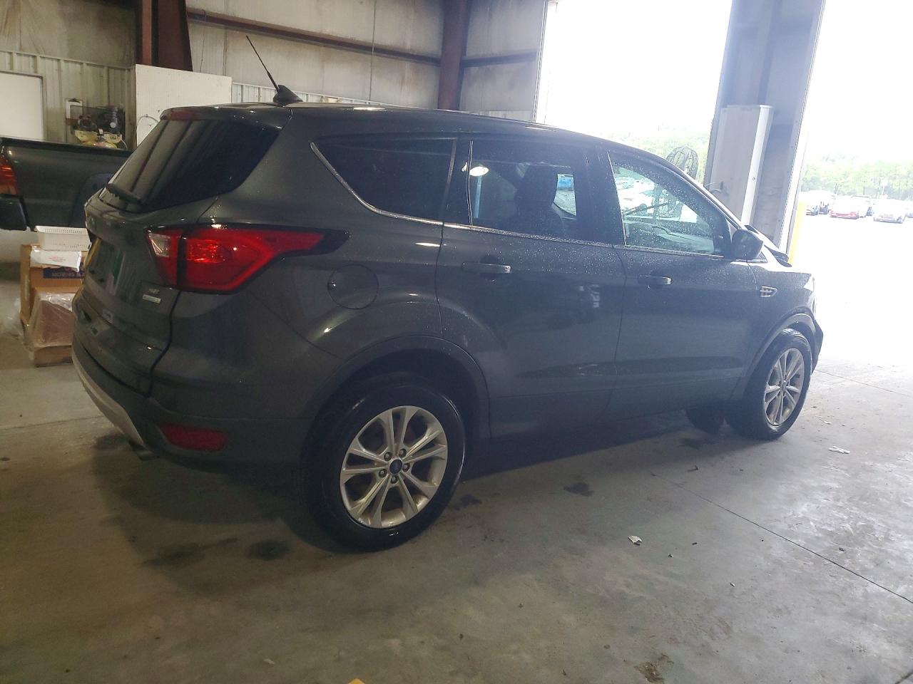 2019 Ford Escape Se Gray vin: 1FMCU0GD4KUB19882