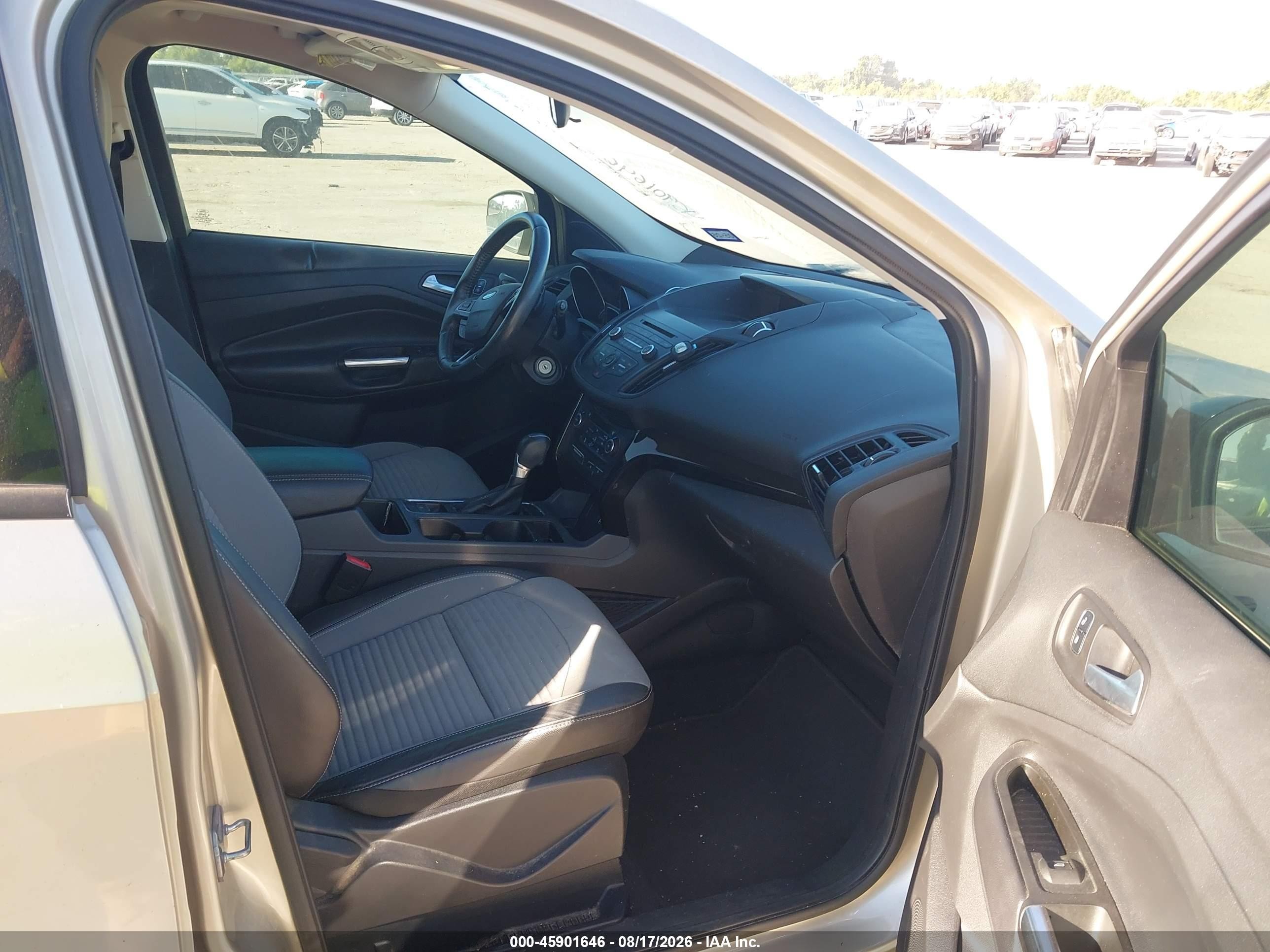 2017 Ford Escape Se Gold vin: 1FMCU0GD5HUA81121