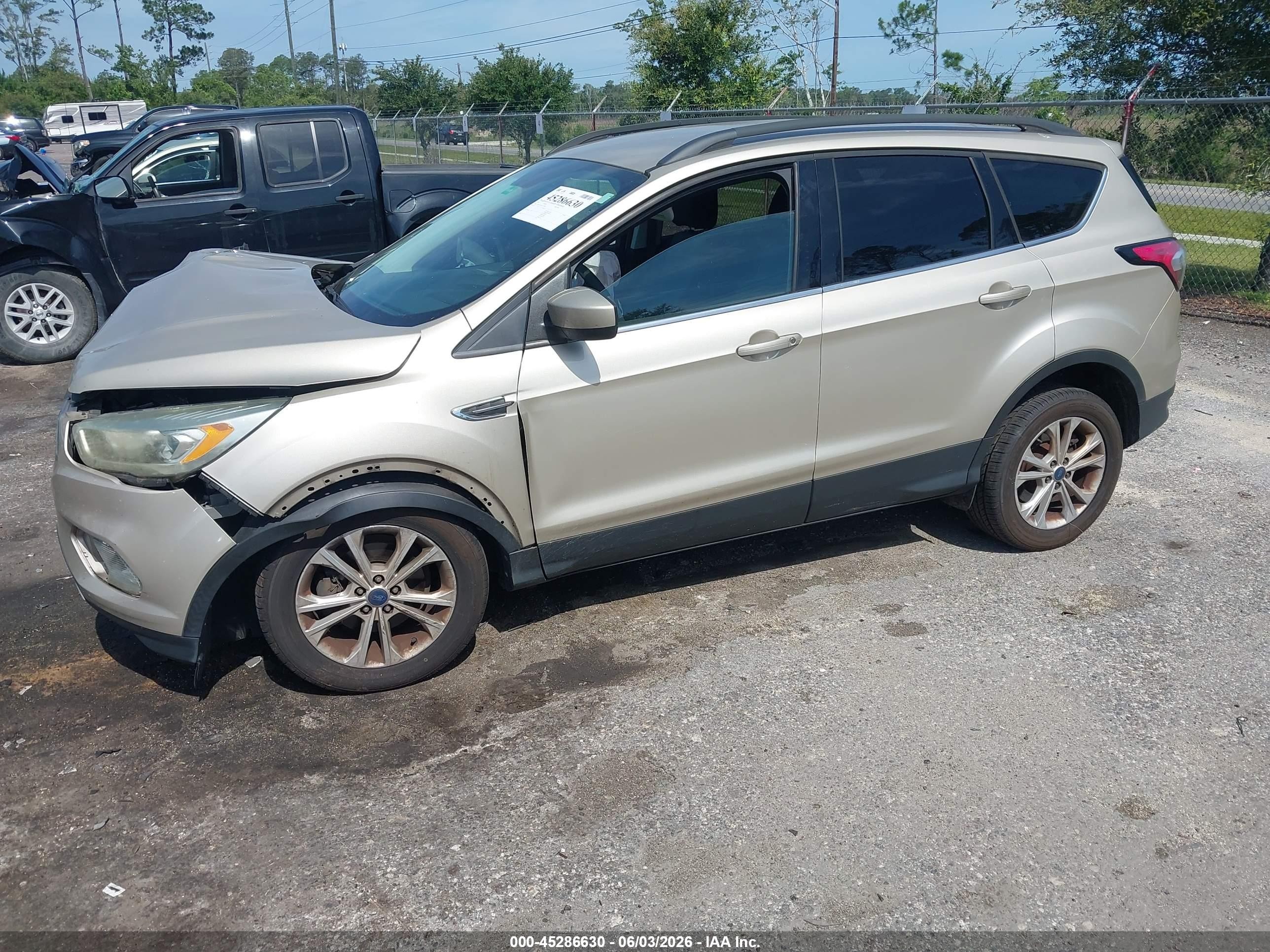 2017 Ford Escape Se Gold vin: 1FMCU0GD5HUC27890