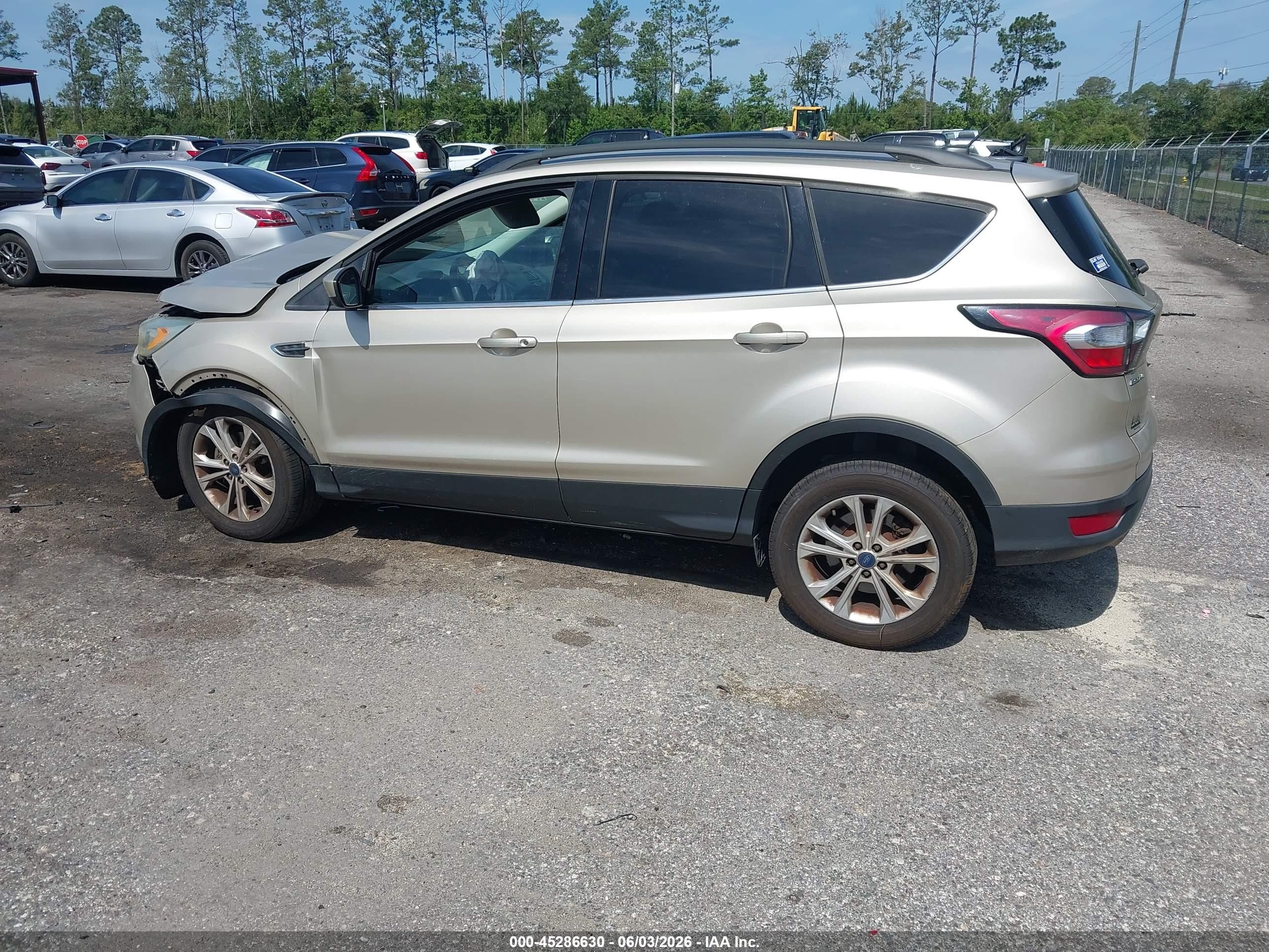 2017 Ford Escape Se Gold vin: 1FMCU0GD5HUC27890