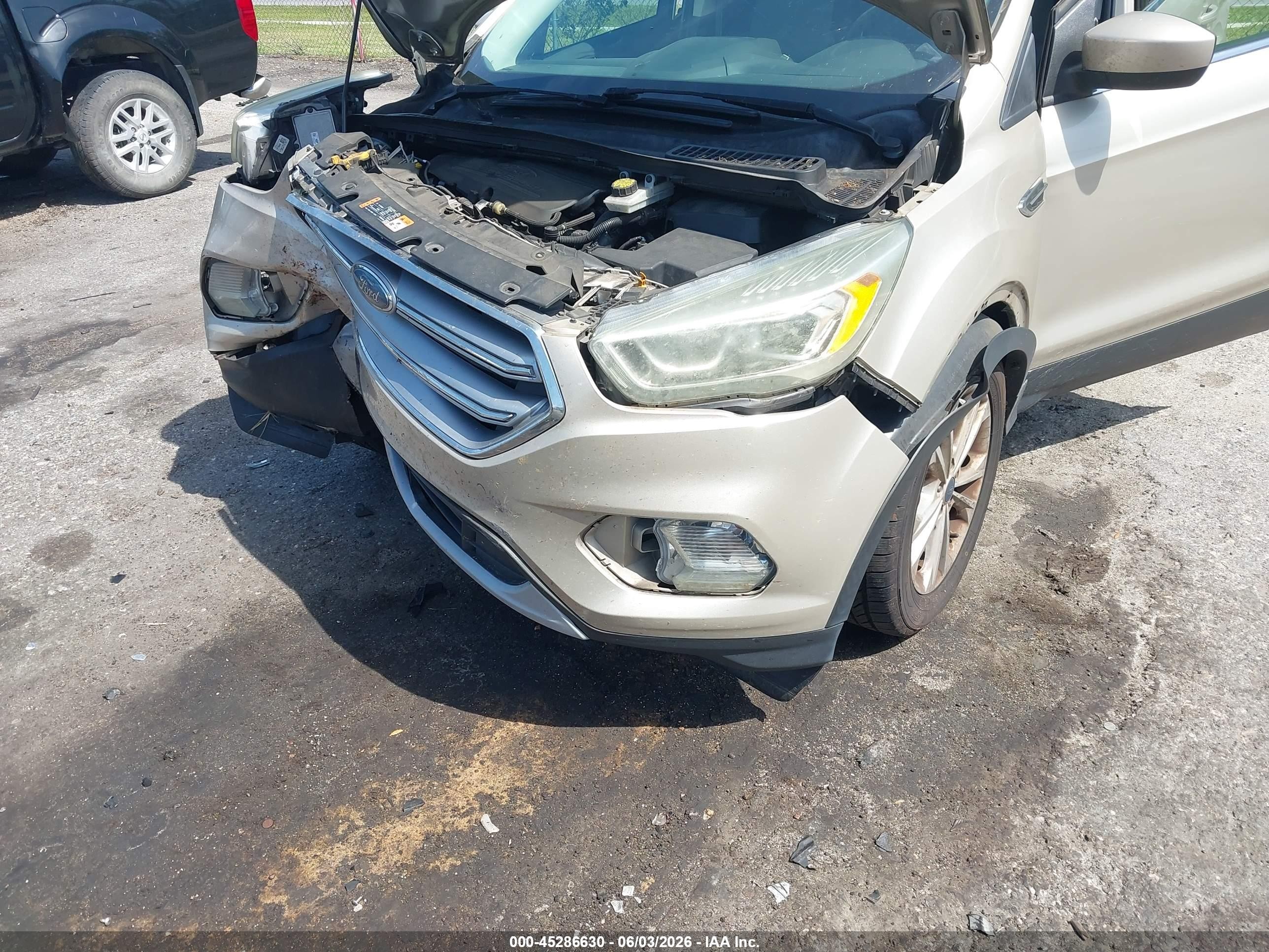 2017 Ford Escape Se Gold vin: 1FMCU0GD5HUC27890