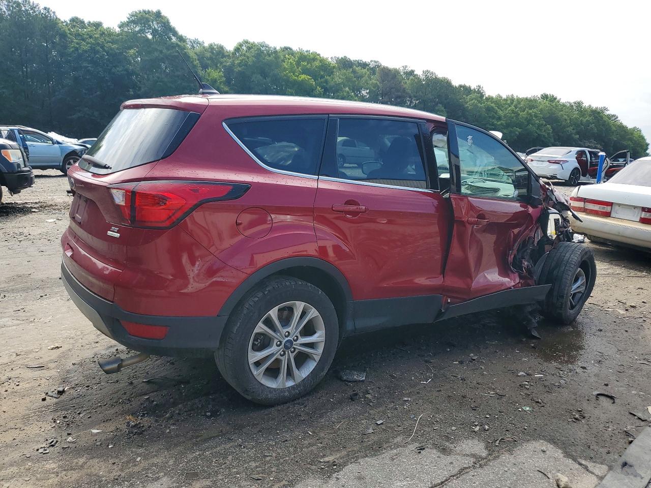 2019 Ford Escape Se Red vin: 1FMCU0GD5KUA38275