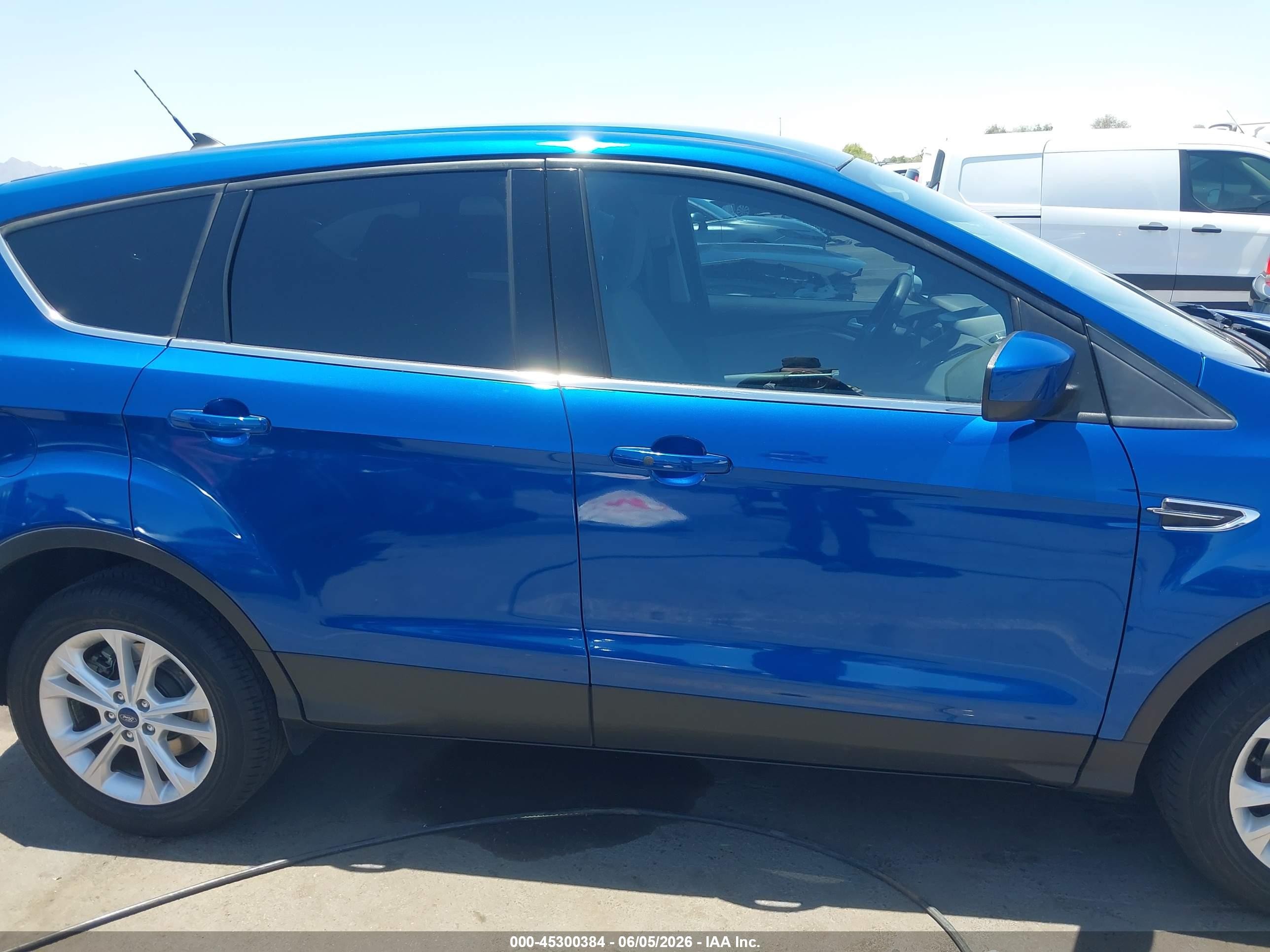 2019 Ford Escape Se Blue vin: 1FMCU0GD5KUC27749