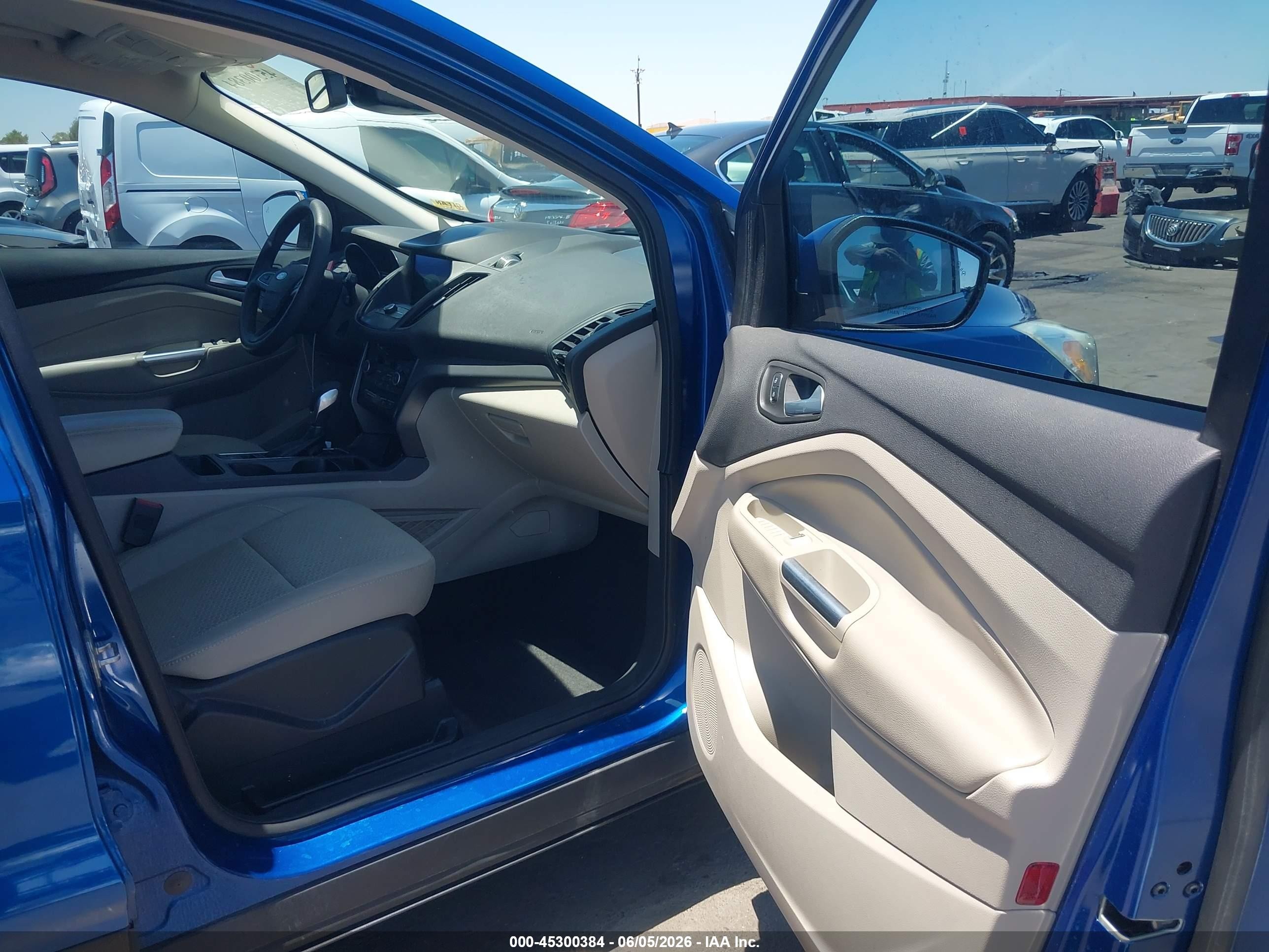 2019 Ford Escape Se Blue vin: 1FMCU0GD5KUC27749