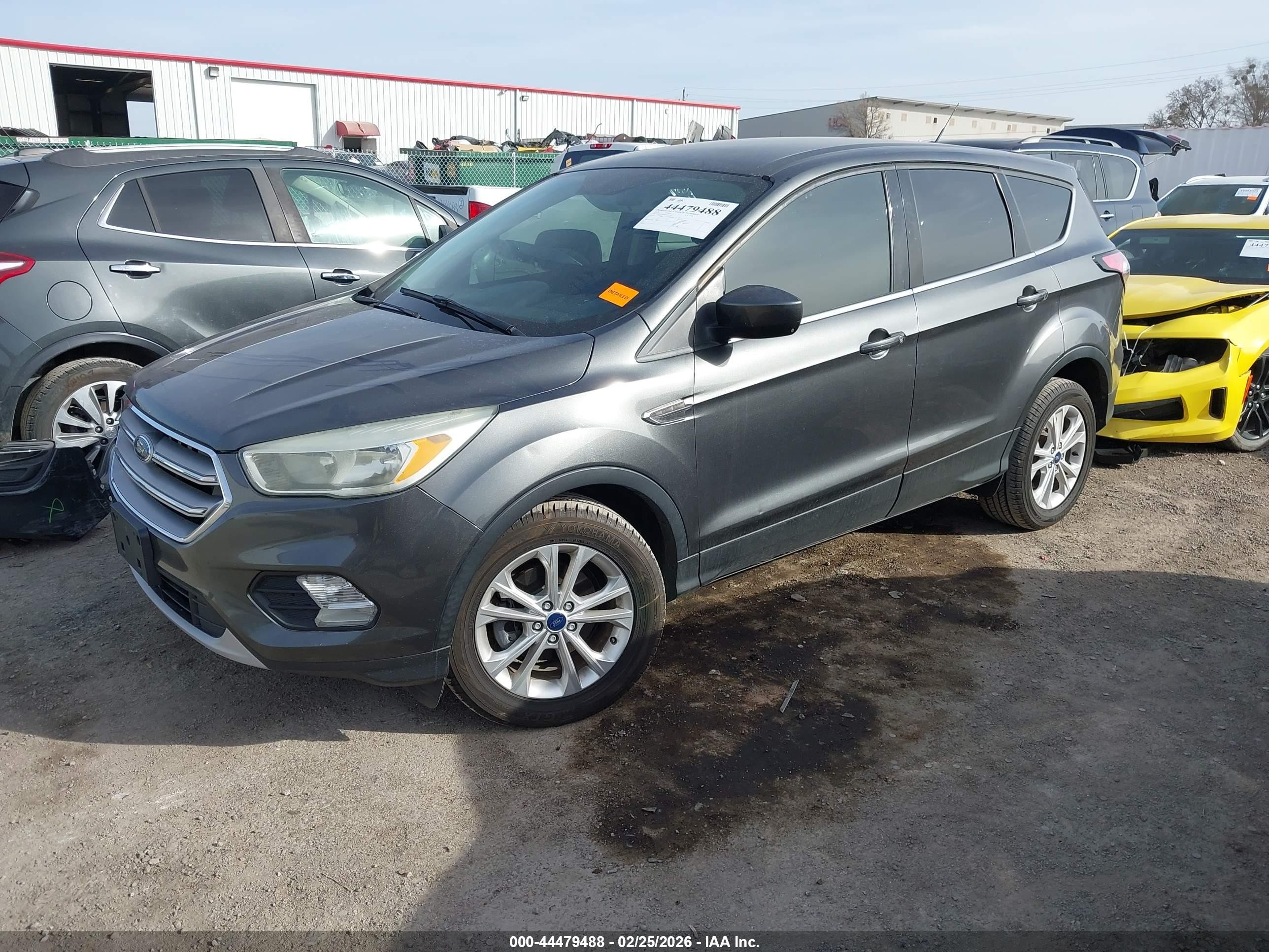 2017 Ford Escape Se Серый vin: 1FMCU0GD6HUC17479