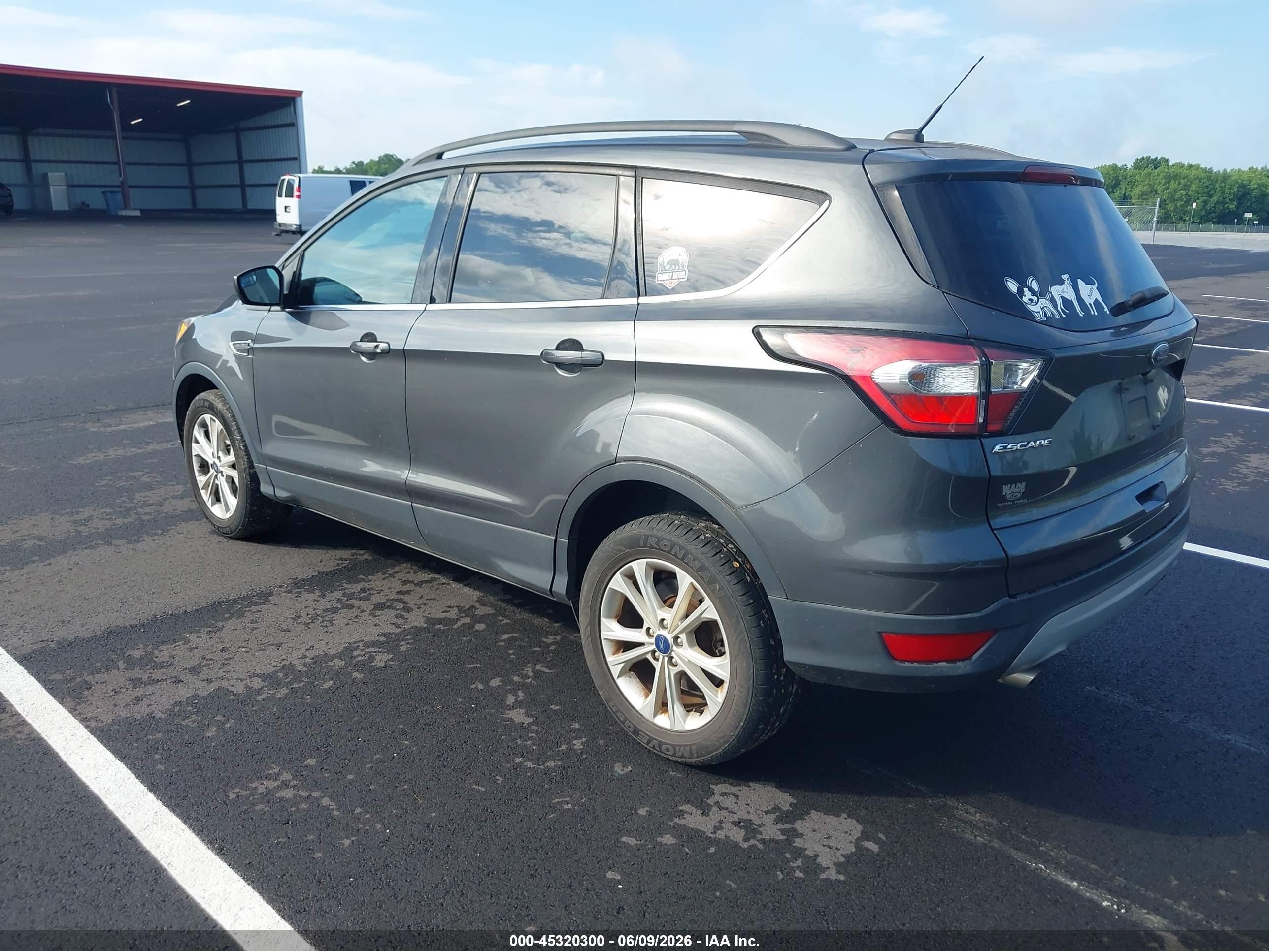 2018 Ford Escape Se Gray vin: 1FMCU0GD6JUC54523