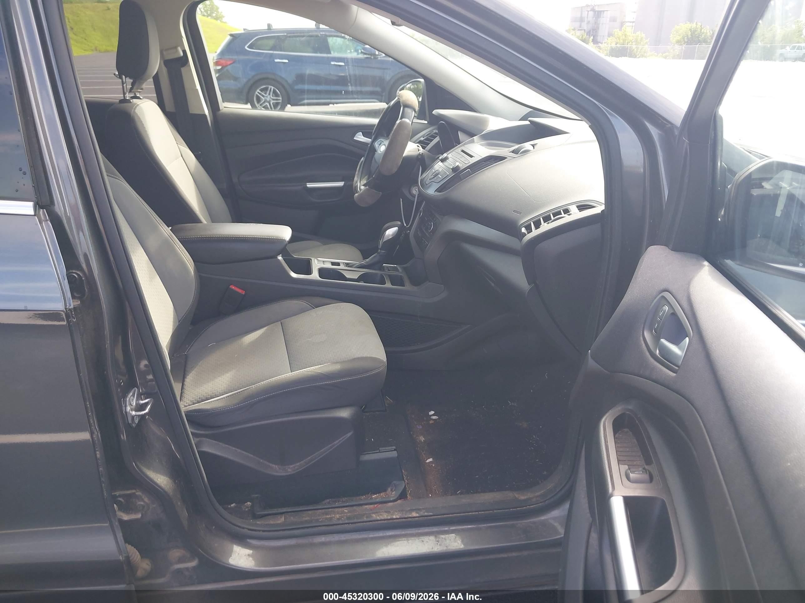 2018 Ford Escape Se Gray vin: 1FMCU0GD6JUC54523