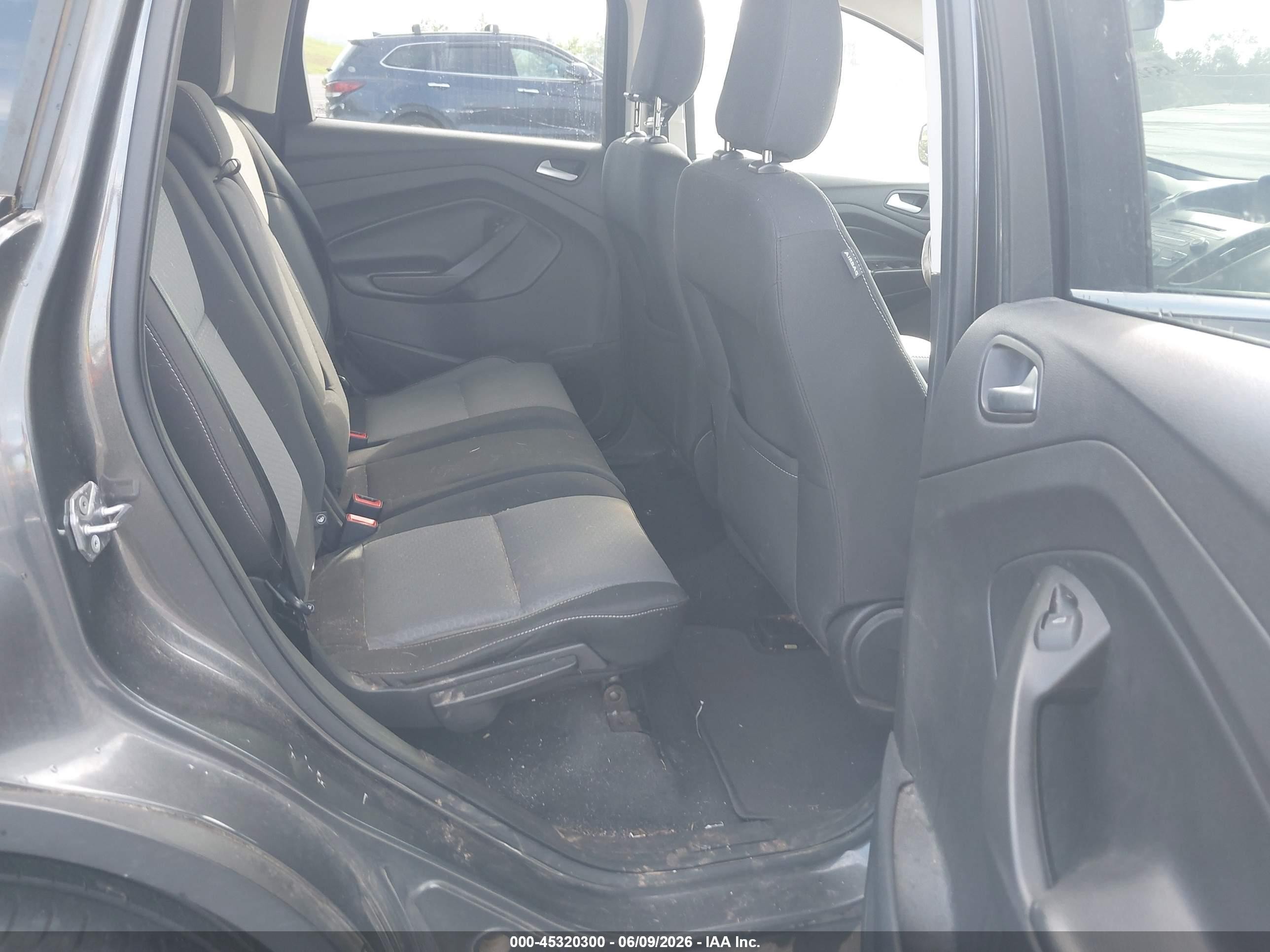 2018 Ford Escape Se Gray vin: 1FMCU0GD6JUC54523