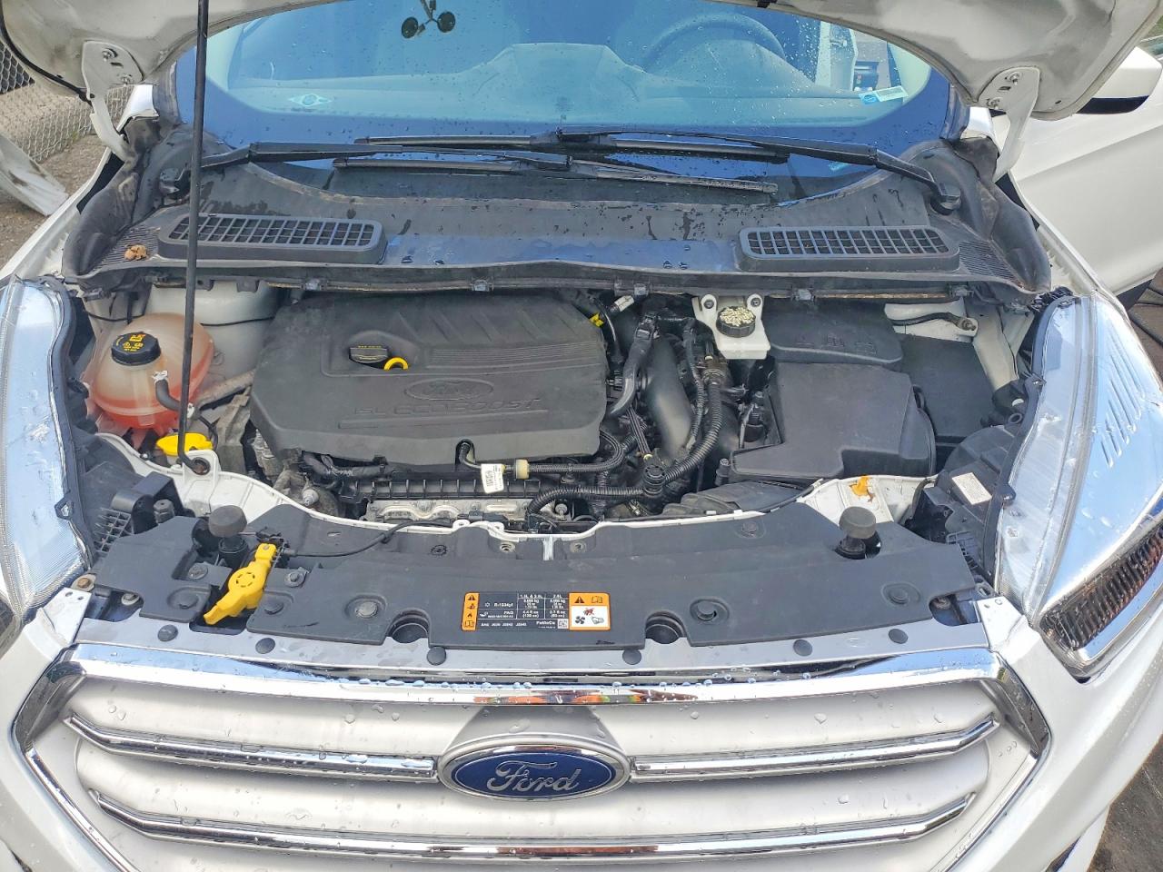 2018 Ford Escape Se White vin: 1FMCU0GD6JUD28085