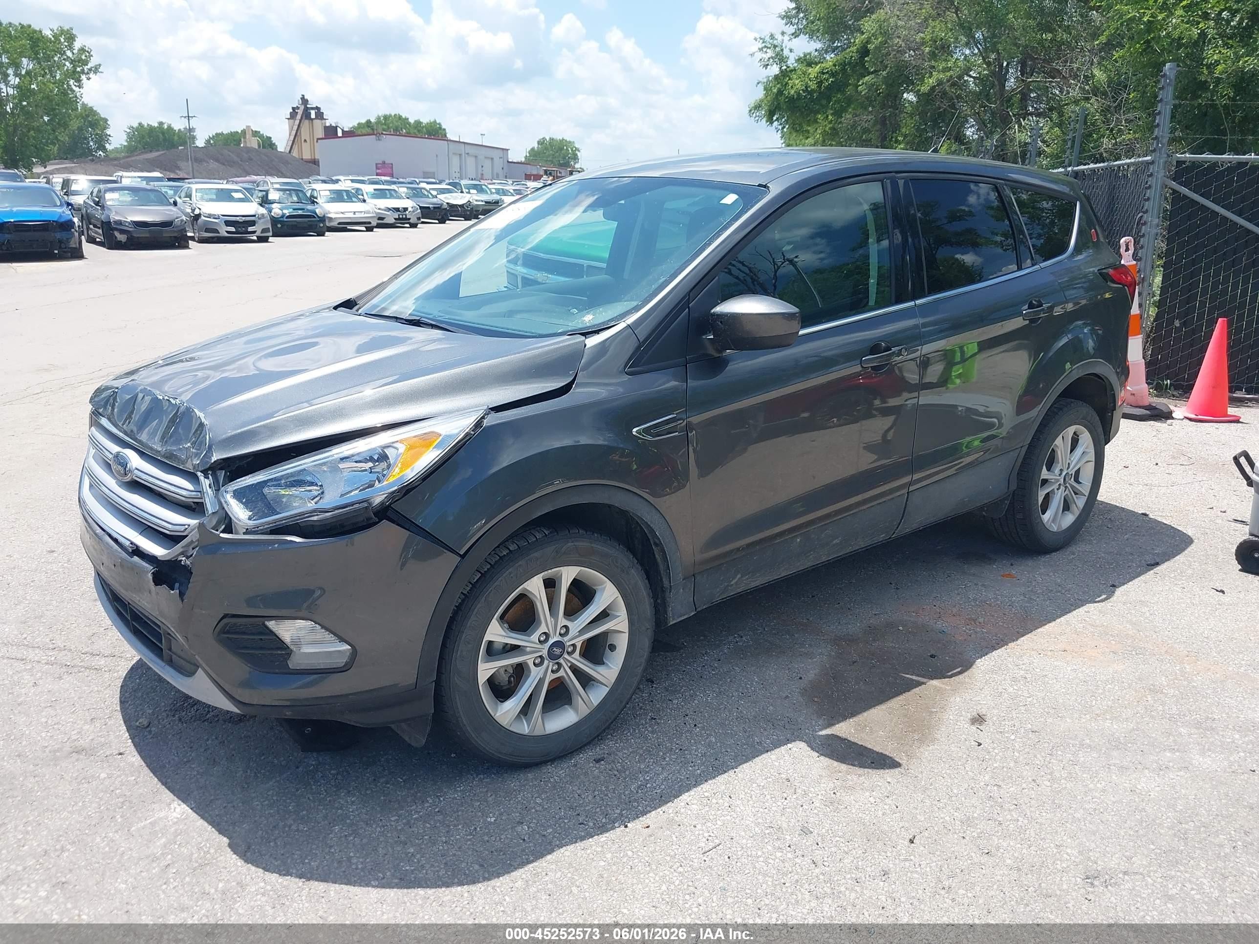 2019 Ford Escape Se Gray vin: 1FMCU0GD6KUB02565
