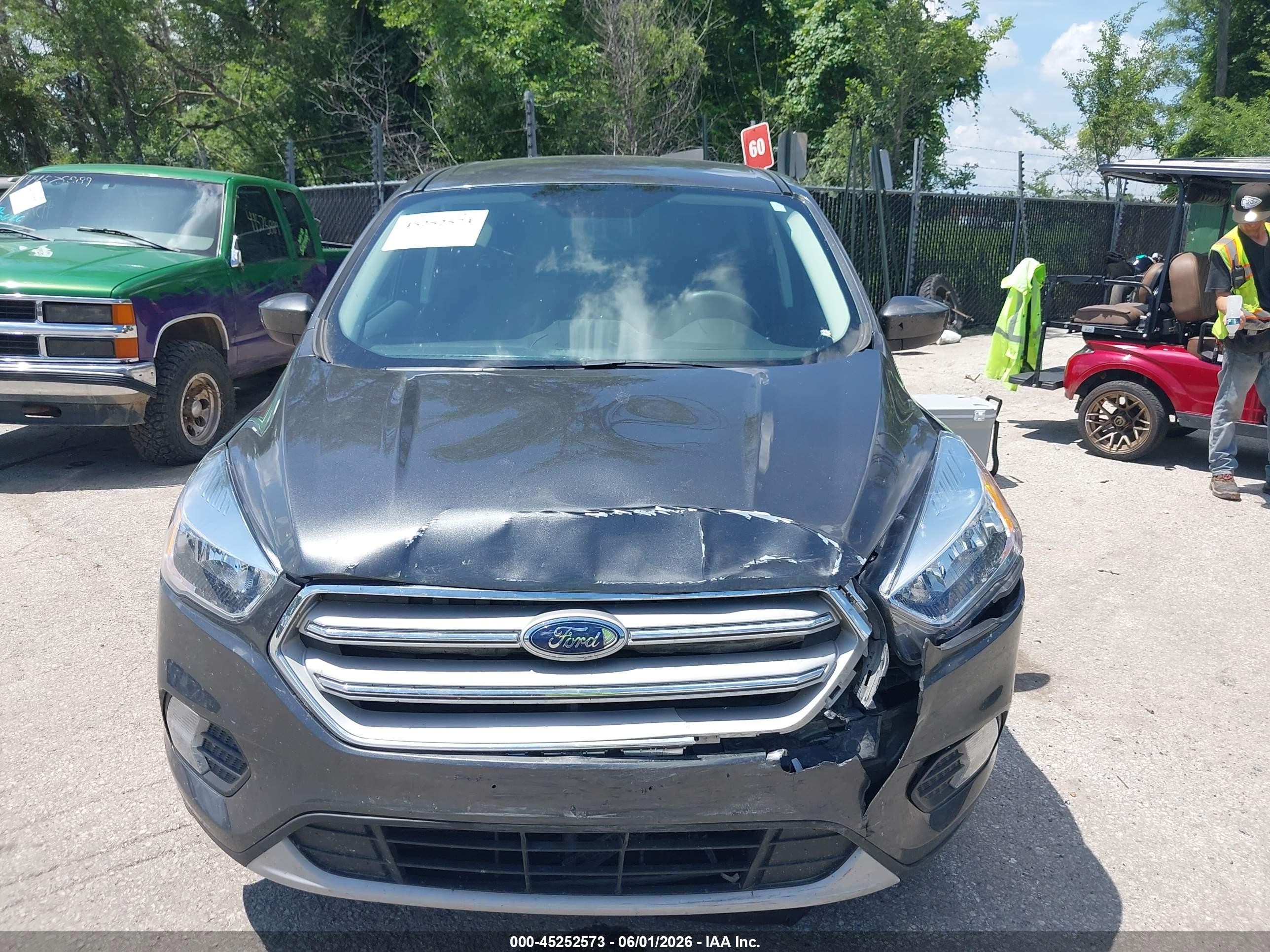 2019 Ford Escape Se Gray vin: 1FMCU0GD6KUB02565