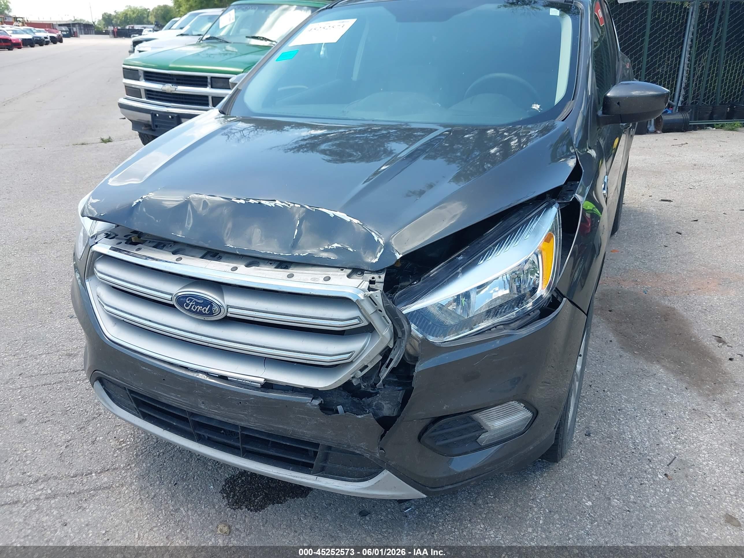 2019 Ford Escape Se Gray vin: 1FMCU0GD6KUB02565