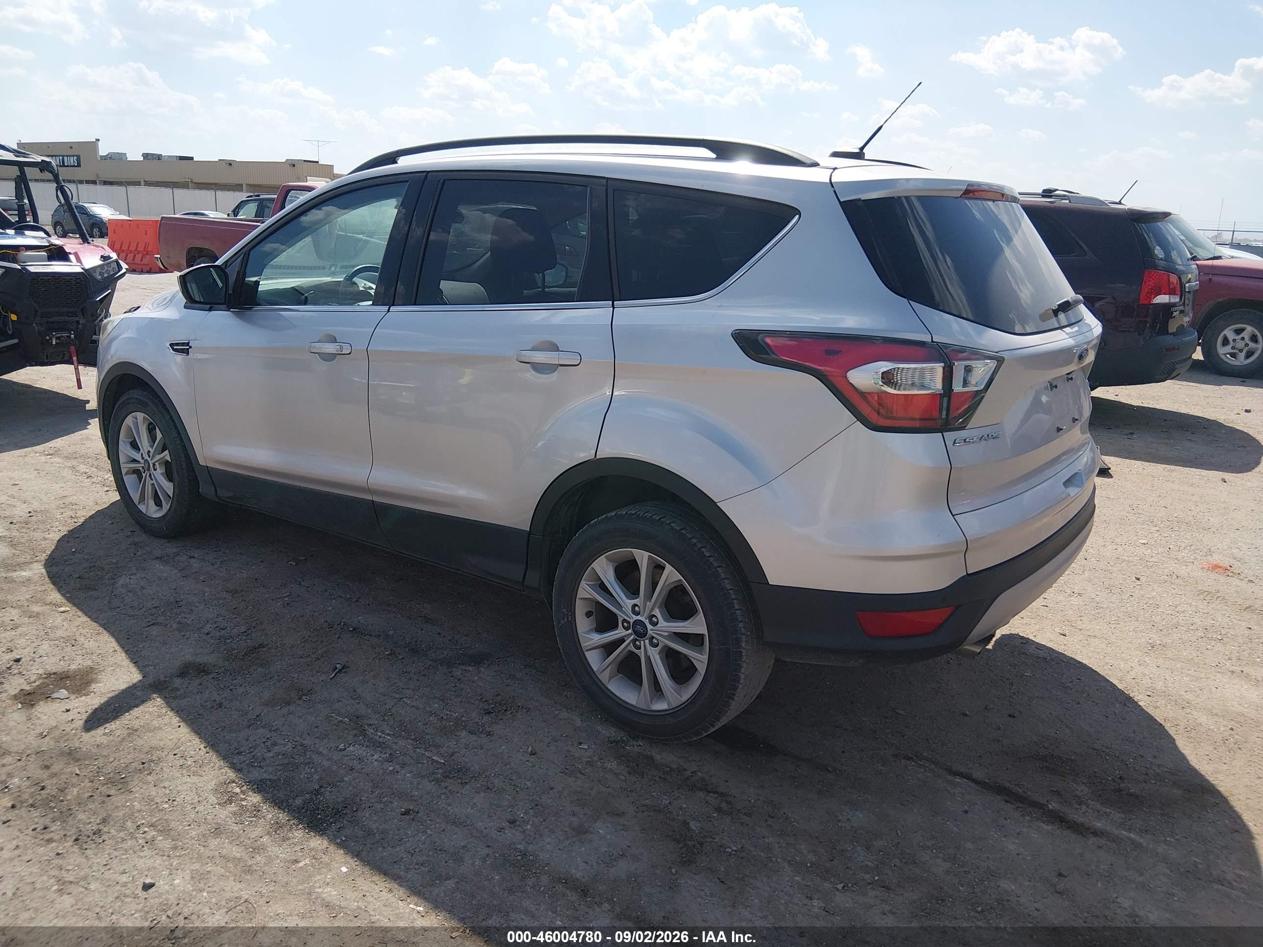 2017 Ford Escape Se Серебряный vin: 1FMCU0GD7HUA48508