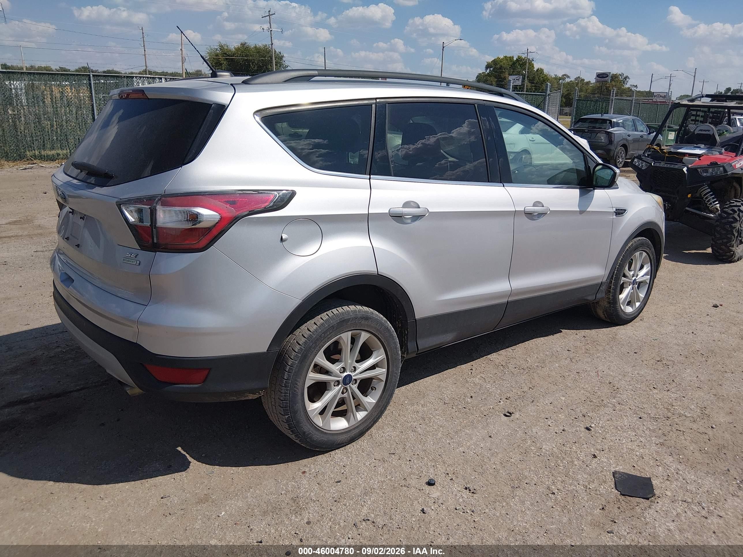 2017 Ford Escape Se Серебряный vin: 1FMCU0GD7HUA48508