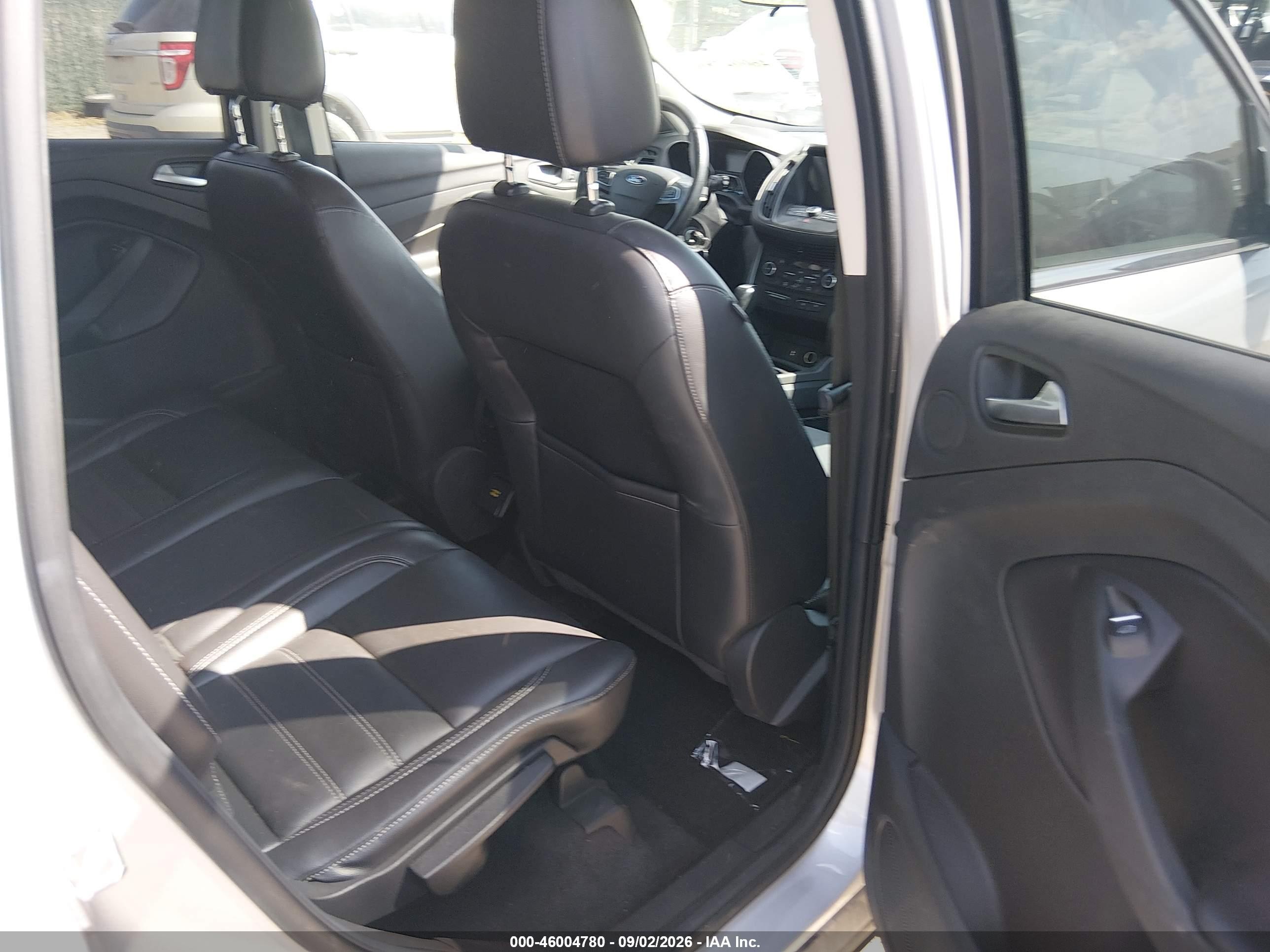 2017 Ford Escape Se Серебряный vin: 1FMCU0GD7HUA48508