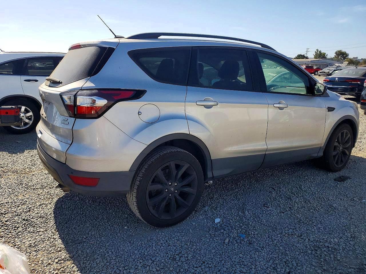 2017 Ford Escape Se Silver vin: 1FMCU0GD7HUE74005
