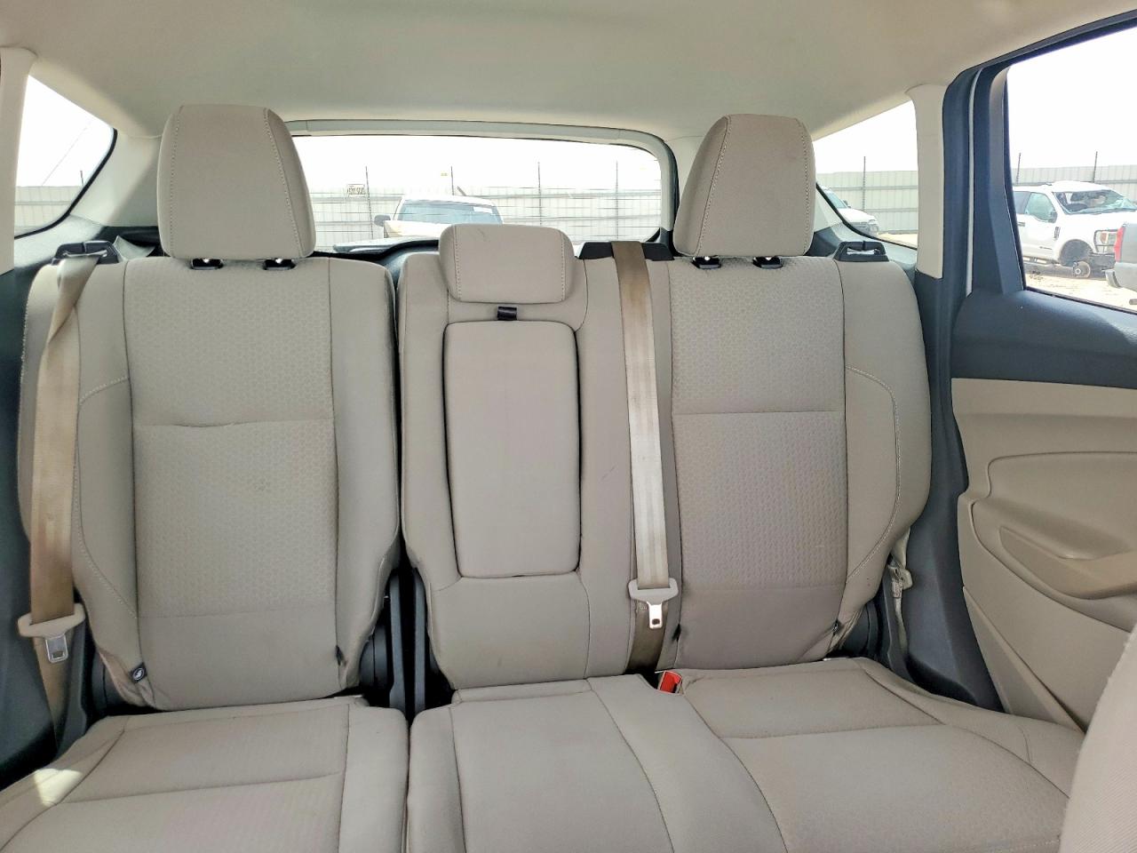 2018 Ford Escape Se White vin: 1FMCU0GD7JUB76222